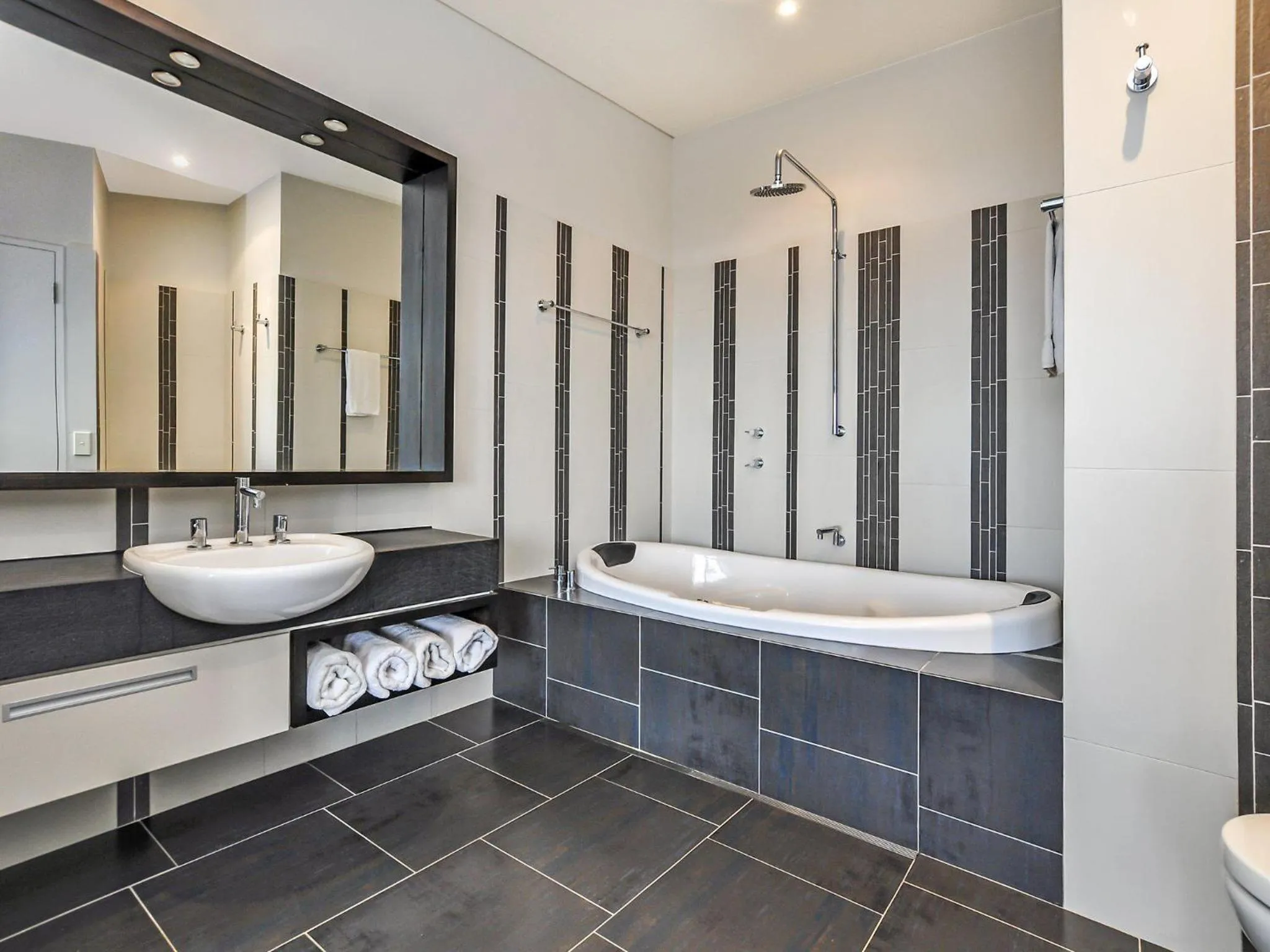 Hearns Beachside Villa 2
