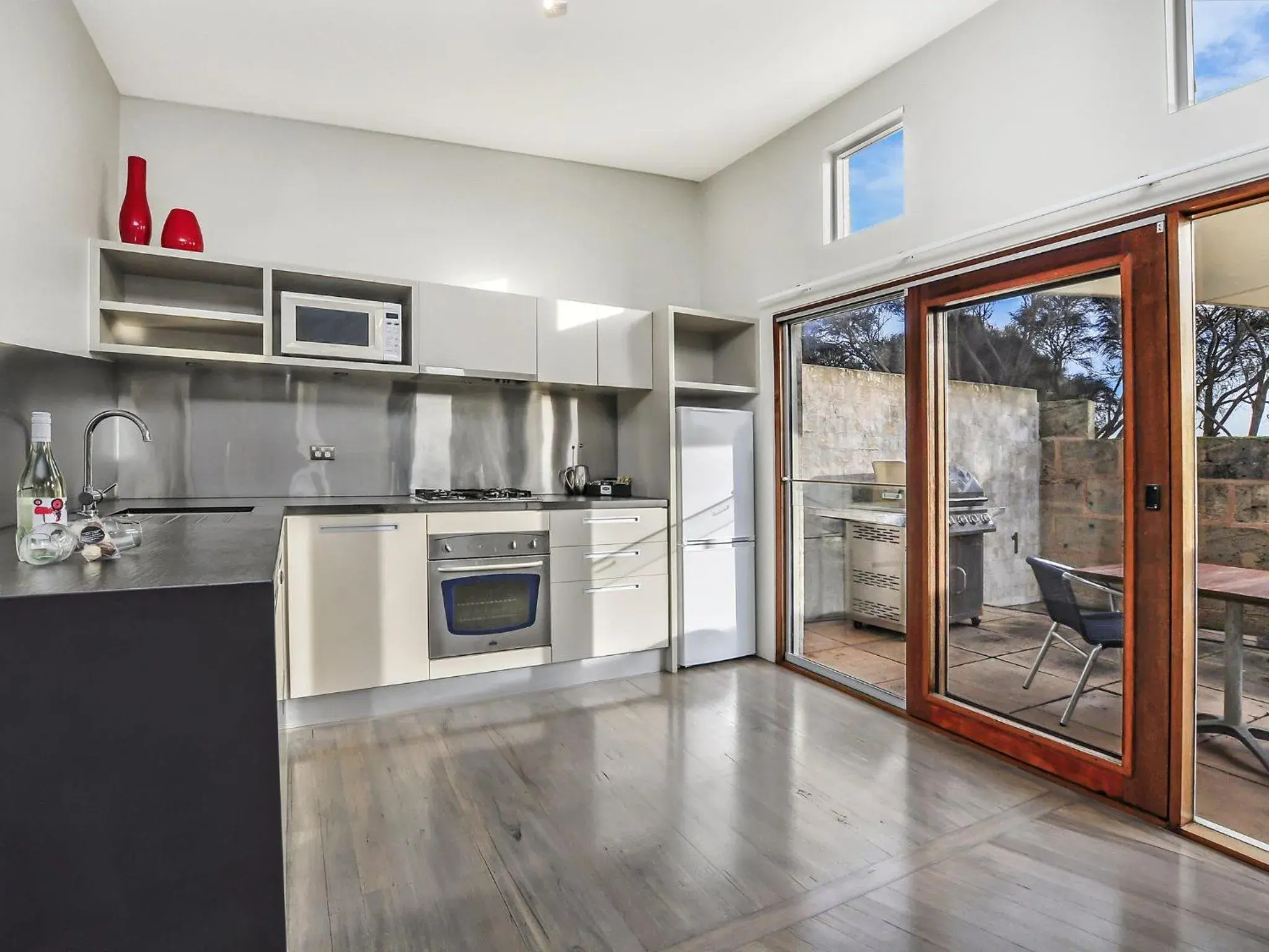 Hearns Beachside Villa 2 Hearns Beachside Villa 2