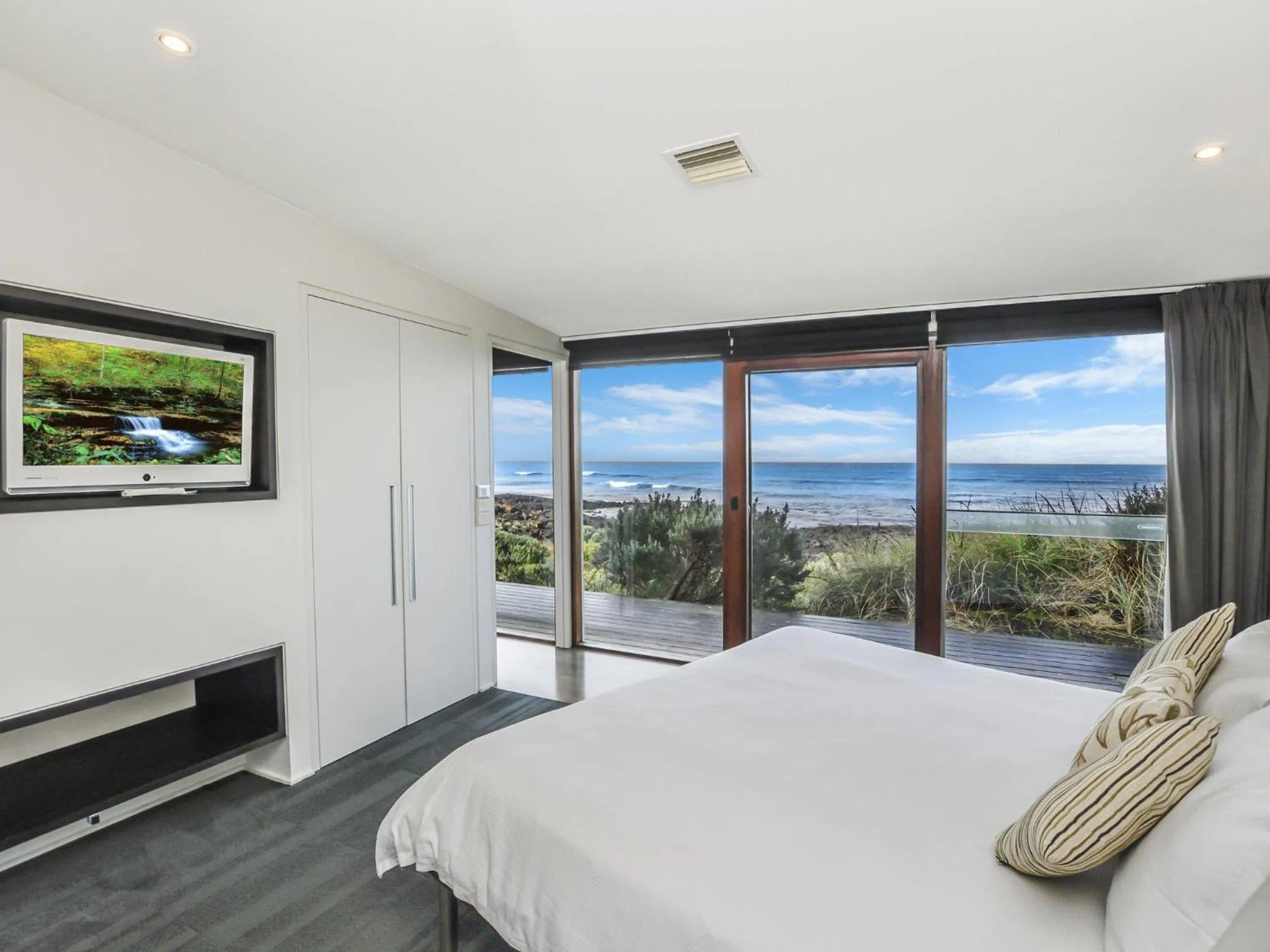Bed in Hearns Beachside Villa 2