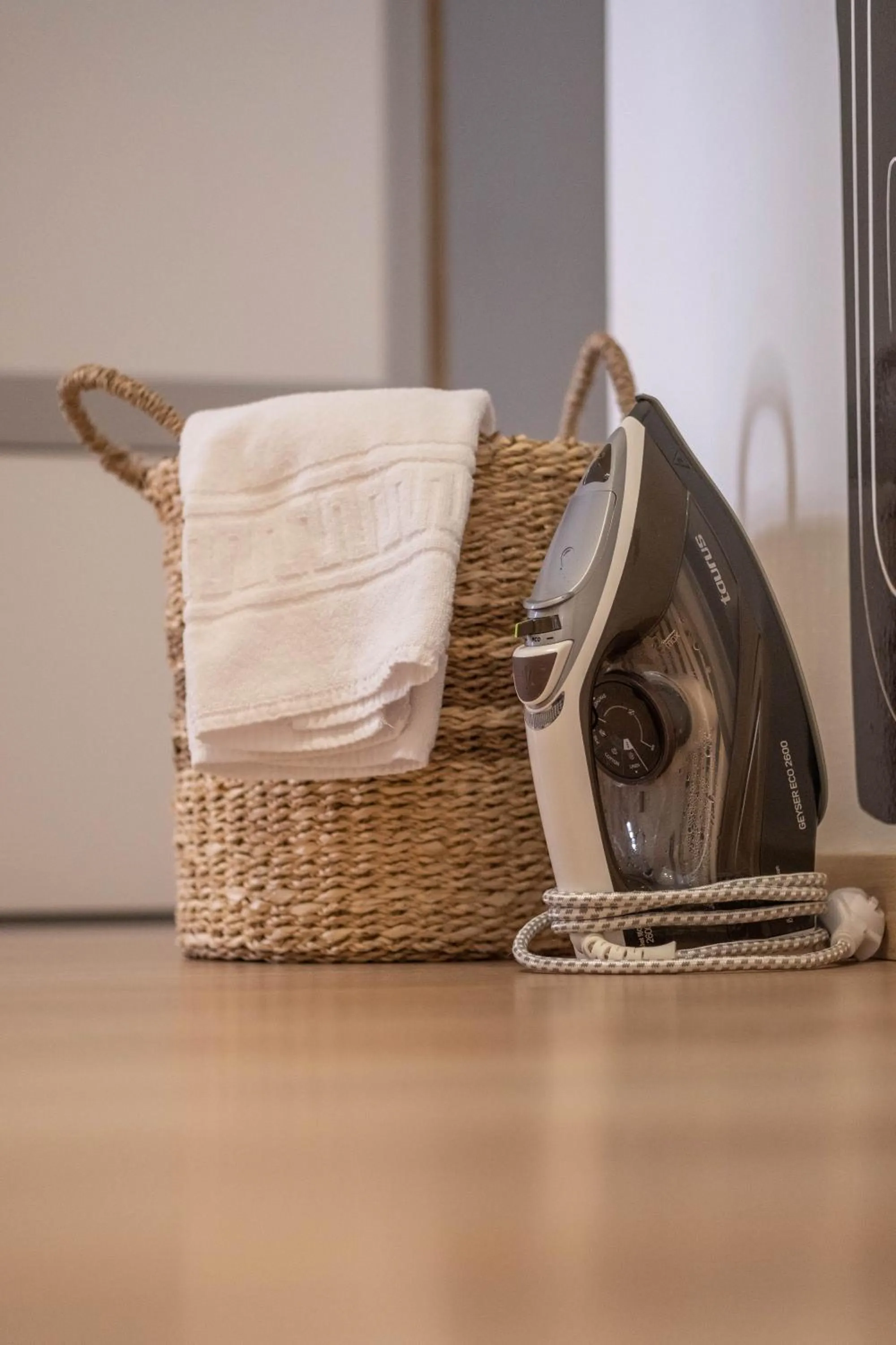 flat iron in U-Sense For You Hostel Sevilla