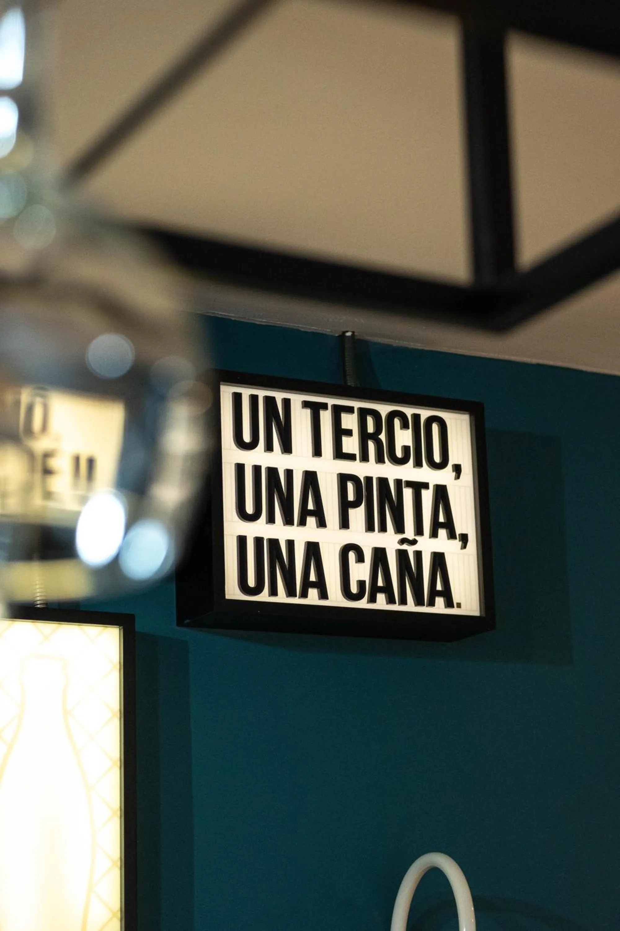 Lounge or bar in U-Sense For You Hostel Sevilla