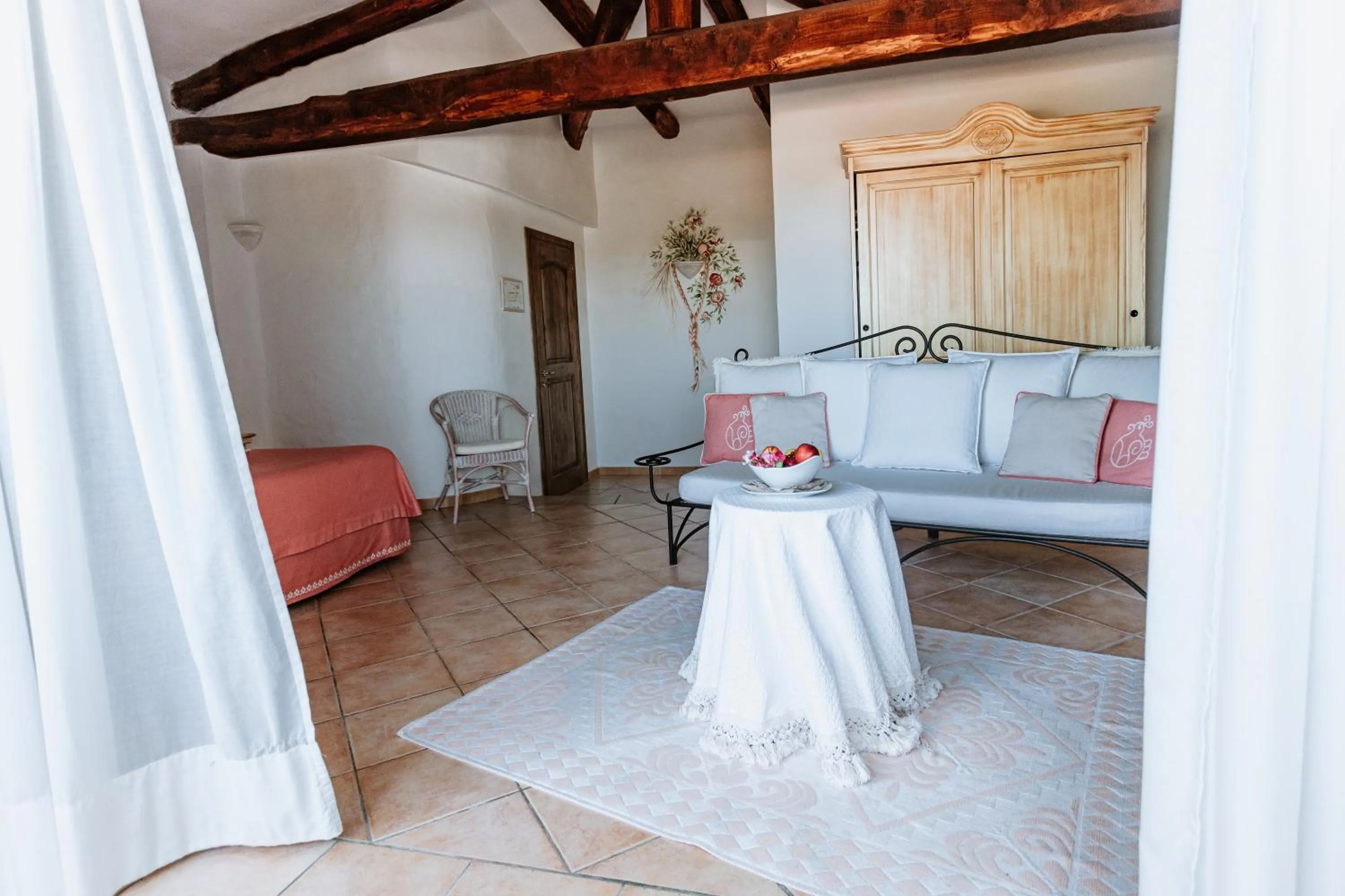 Photo of the whole room in Hotel Pulicinu