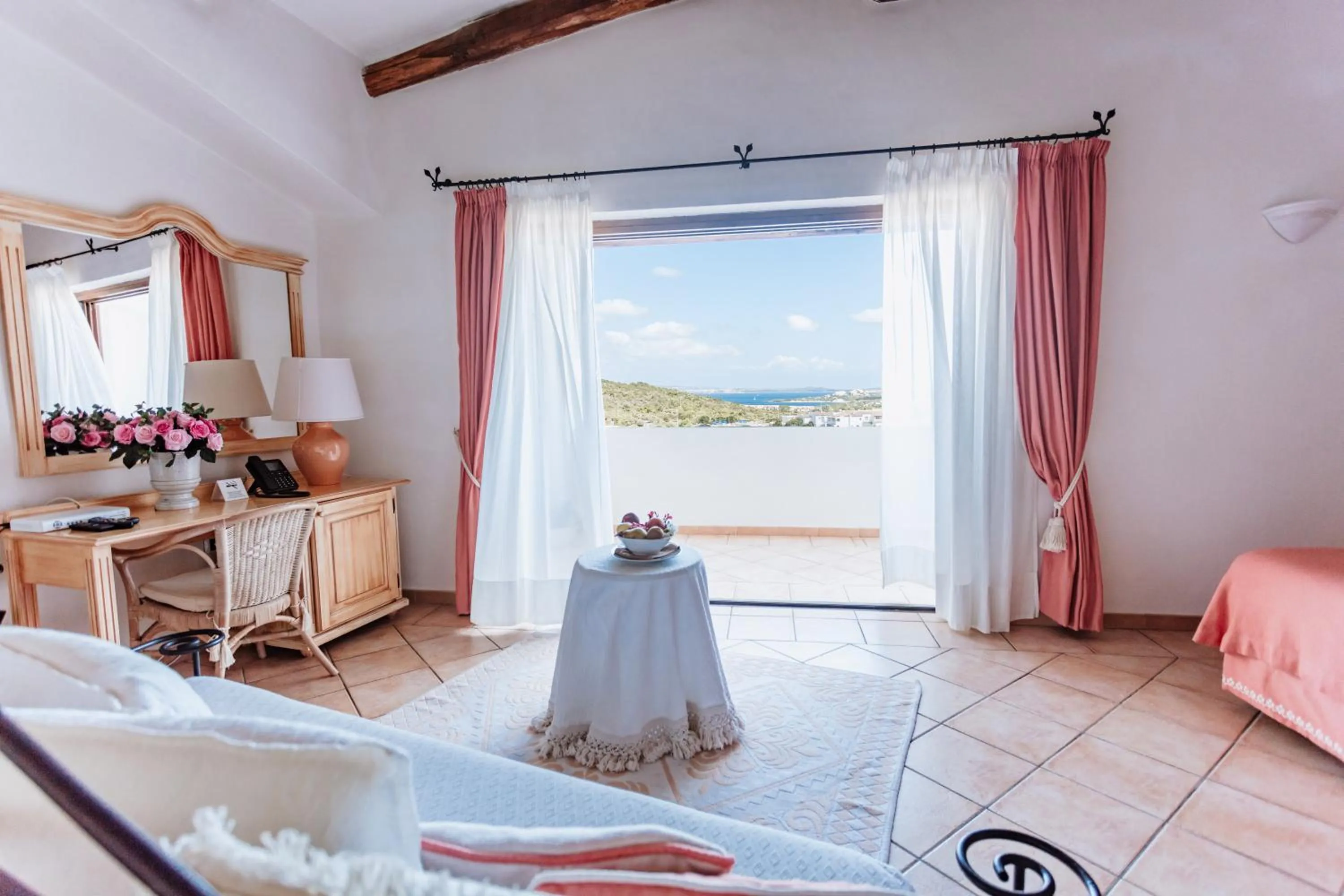 Photo of the whole room, Bed in Hotel Pulicinu