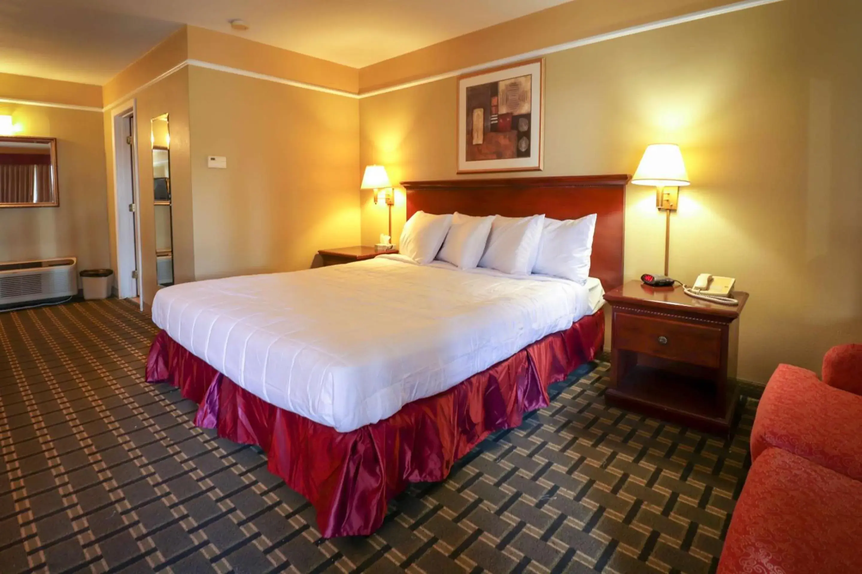 King Room - Non-Smoking in Econo Lodge King Room - Non-Smoking in Econo Lodge