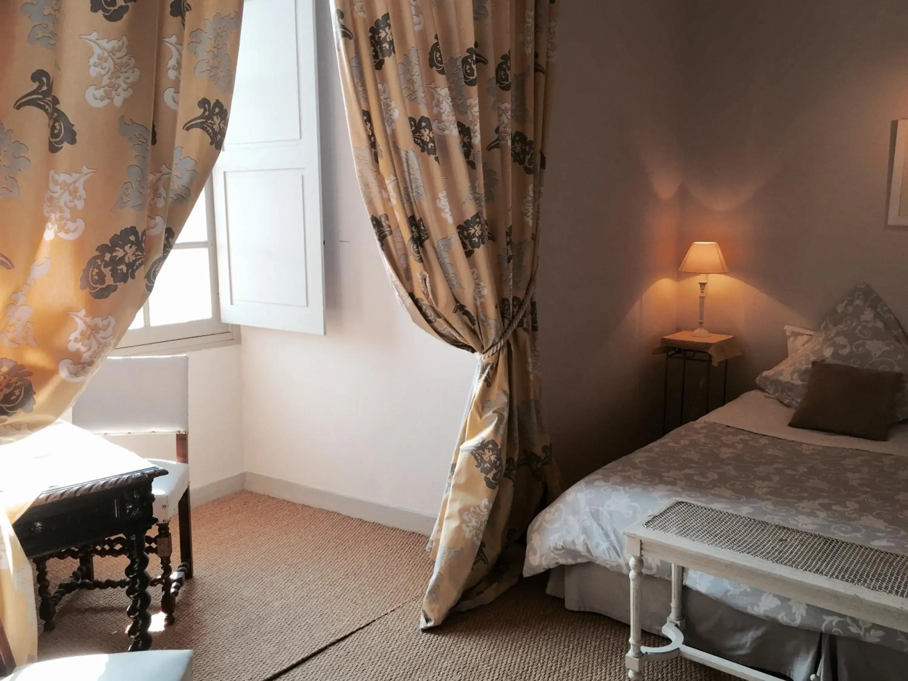 Double or Twin Room - single occupancy in Chateau de Durtal Double or Twin Room - single occupancy in Chateau de Durtal