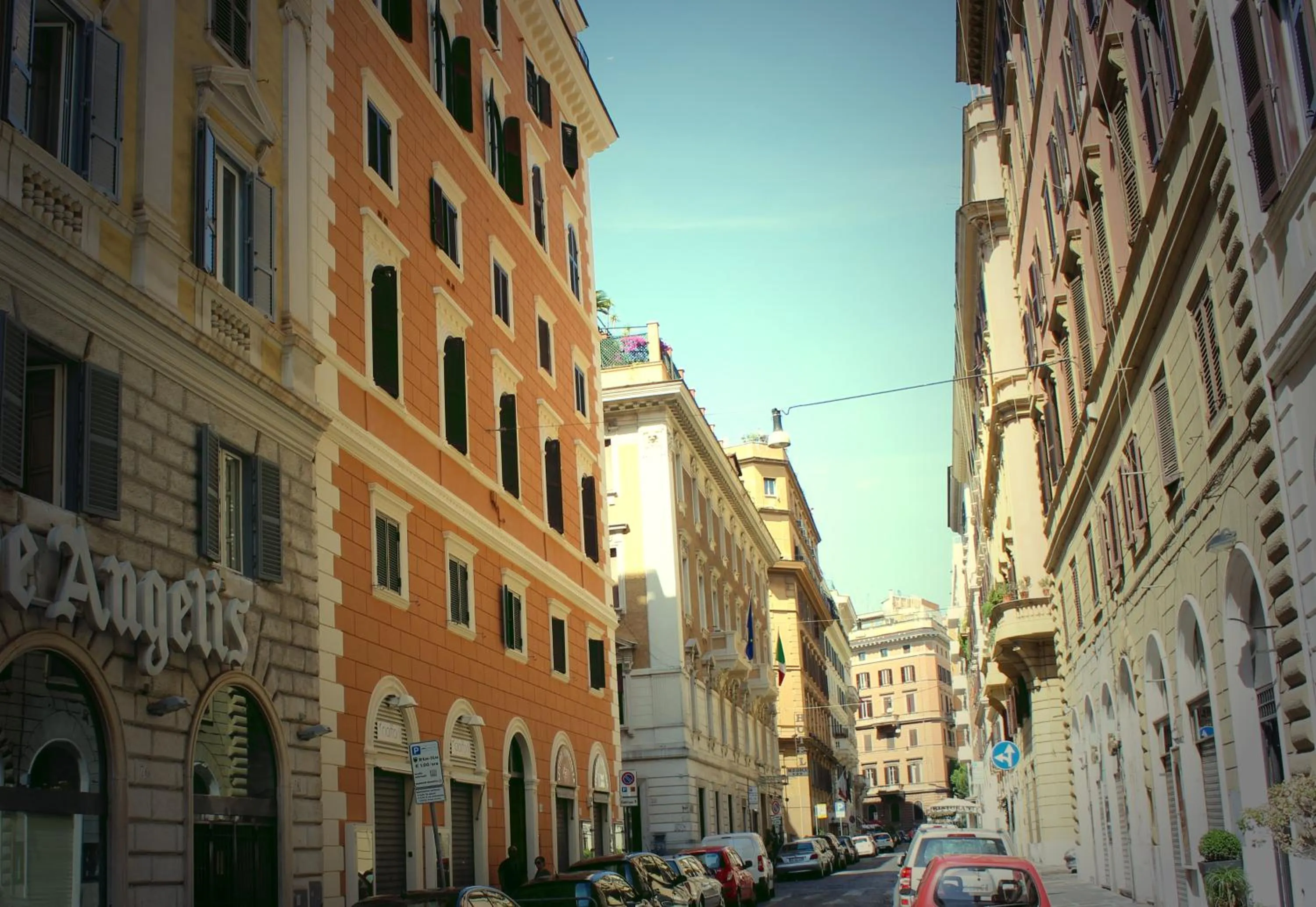 Neighbourhood in Hotel Louisiana