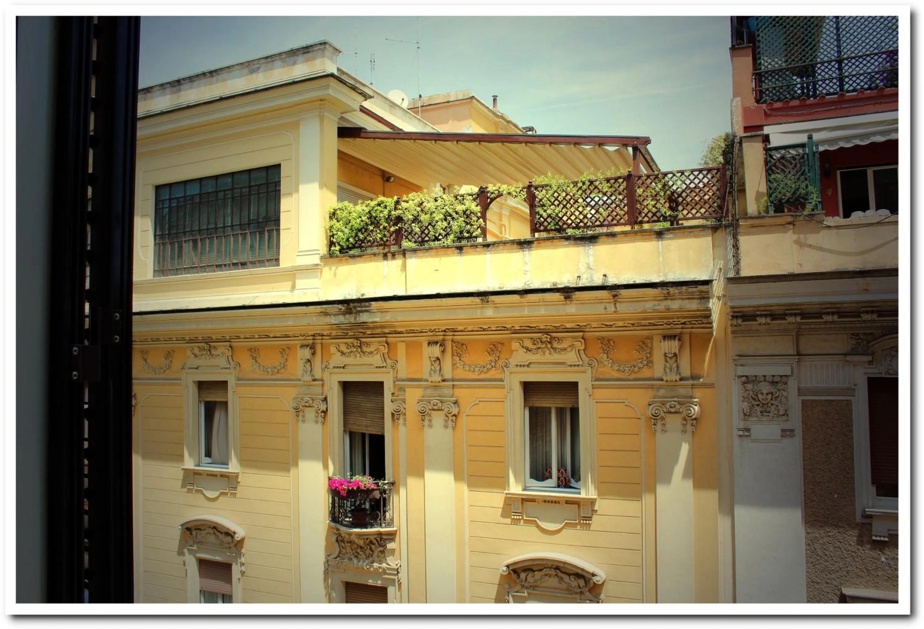 Property building in Hotel Louisiana