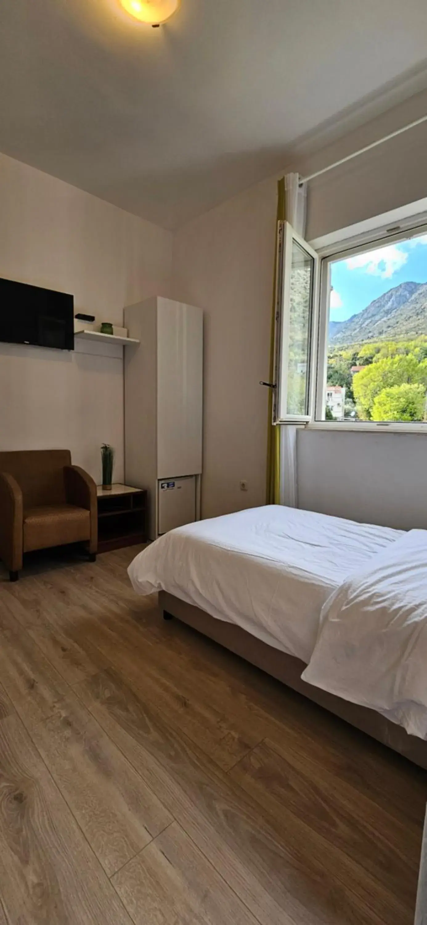 Single Room with Garden View in Villa Konalic Single Room with Garden View in Villa Konalic