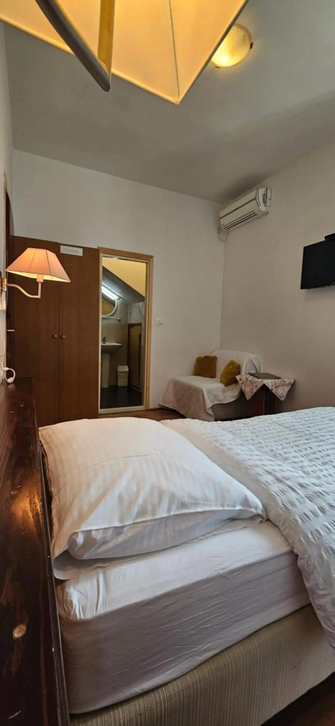 Single Room with Garden View in Villa Konalic Single Room with Garden View in Villa Konalic