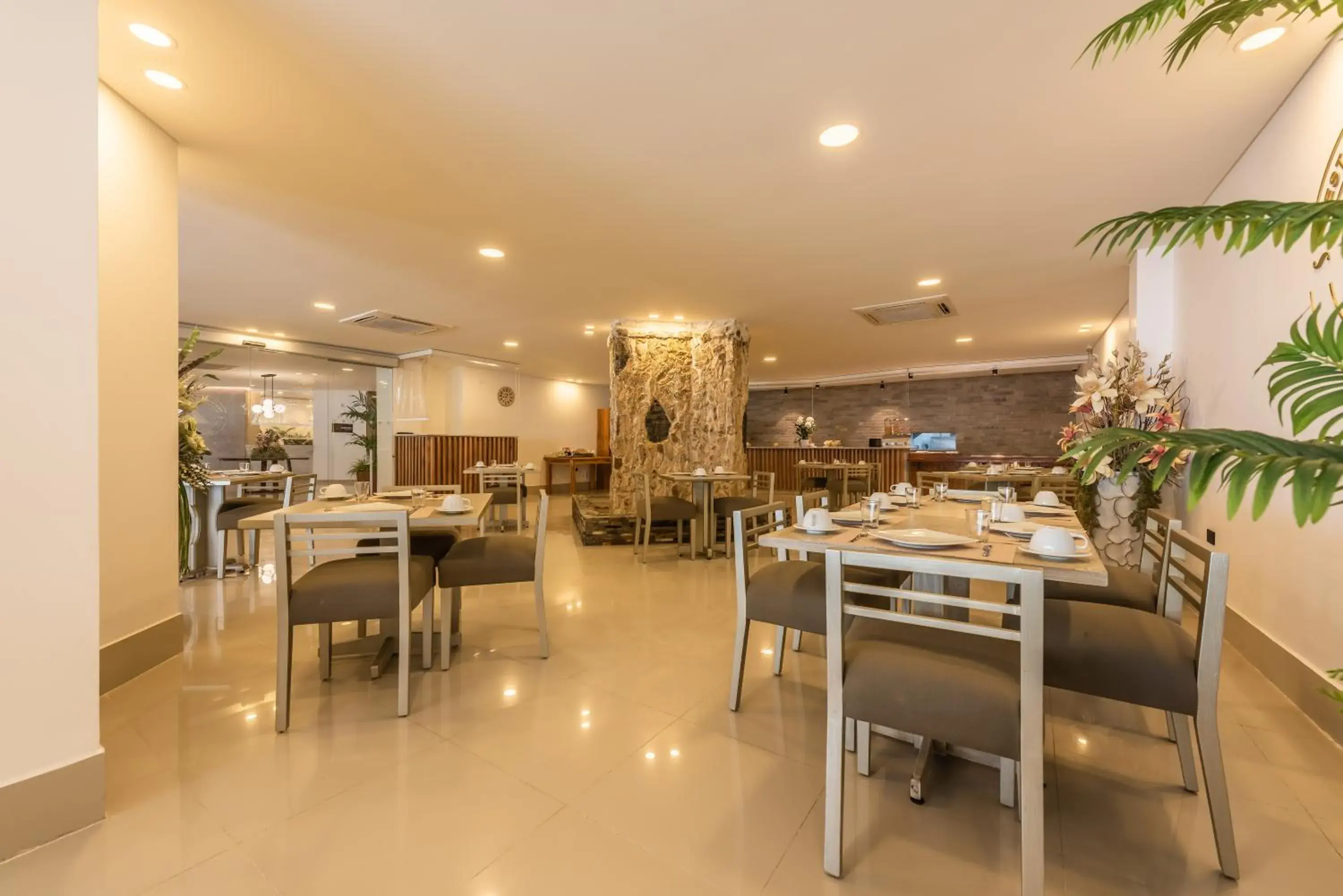 Restaurant/places to eat in Hotel Regatta Cartagena Restaurant/places to eat in Hotel Regatta Cartagena