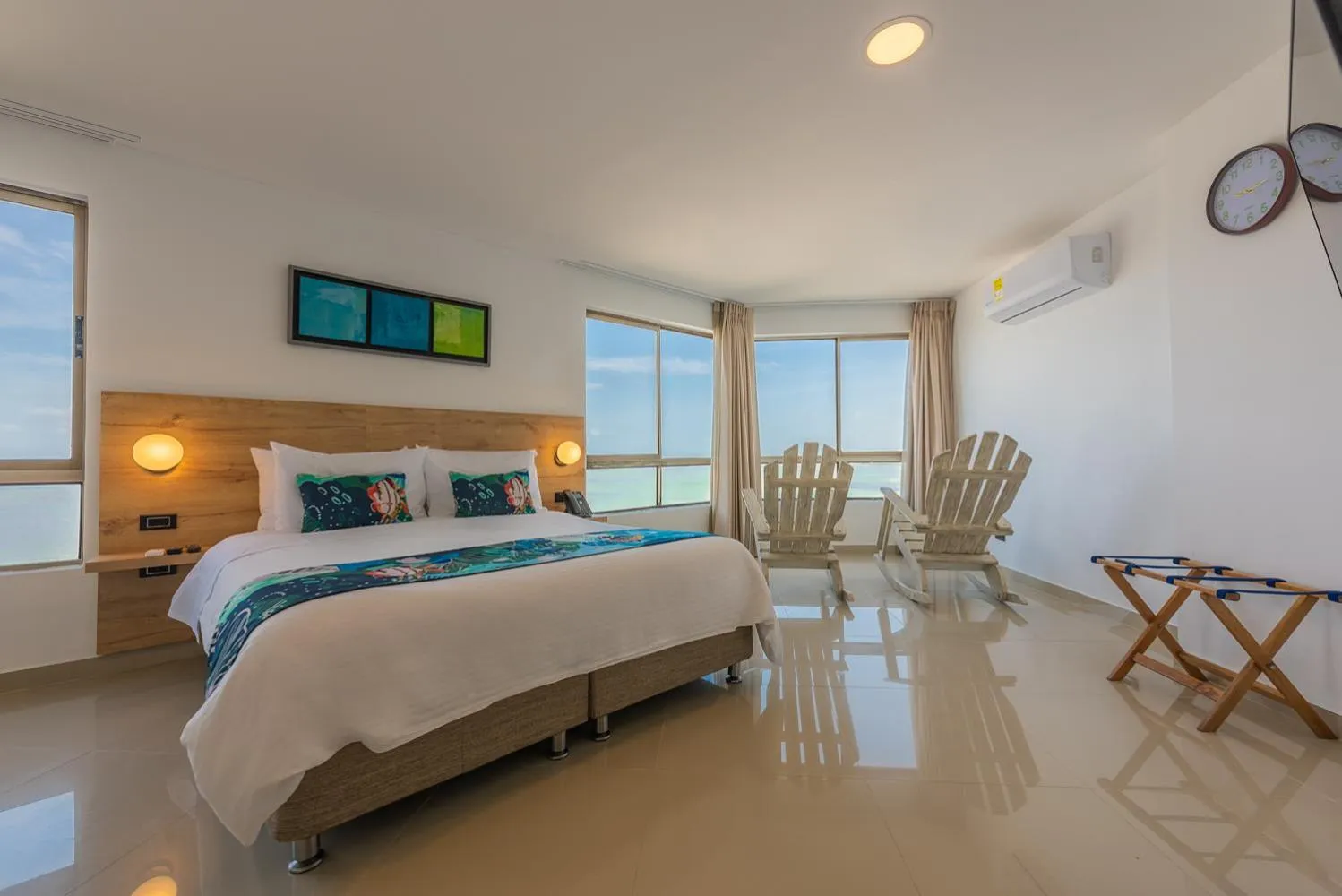 Bathroom, Bed in Hotel Regatta Cartagena