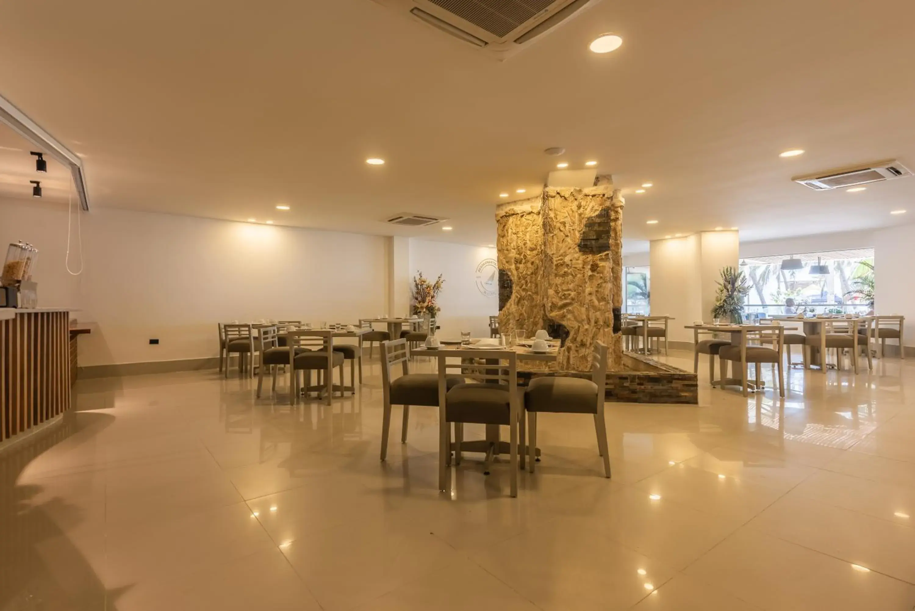 Restaurant/places to eat in Hotel Regatta Cartagena Restaurant/places to eat in Hotel Regatta Cartagena