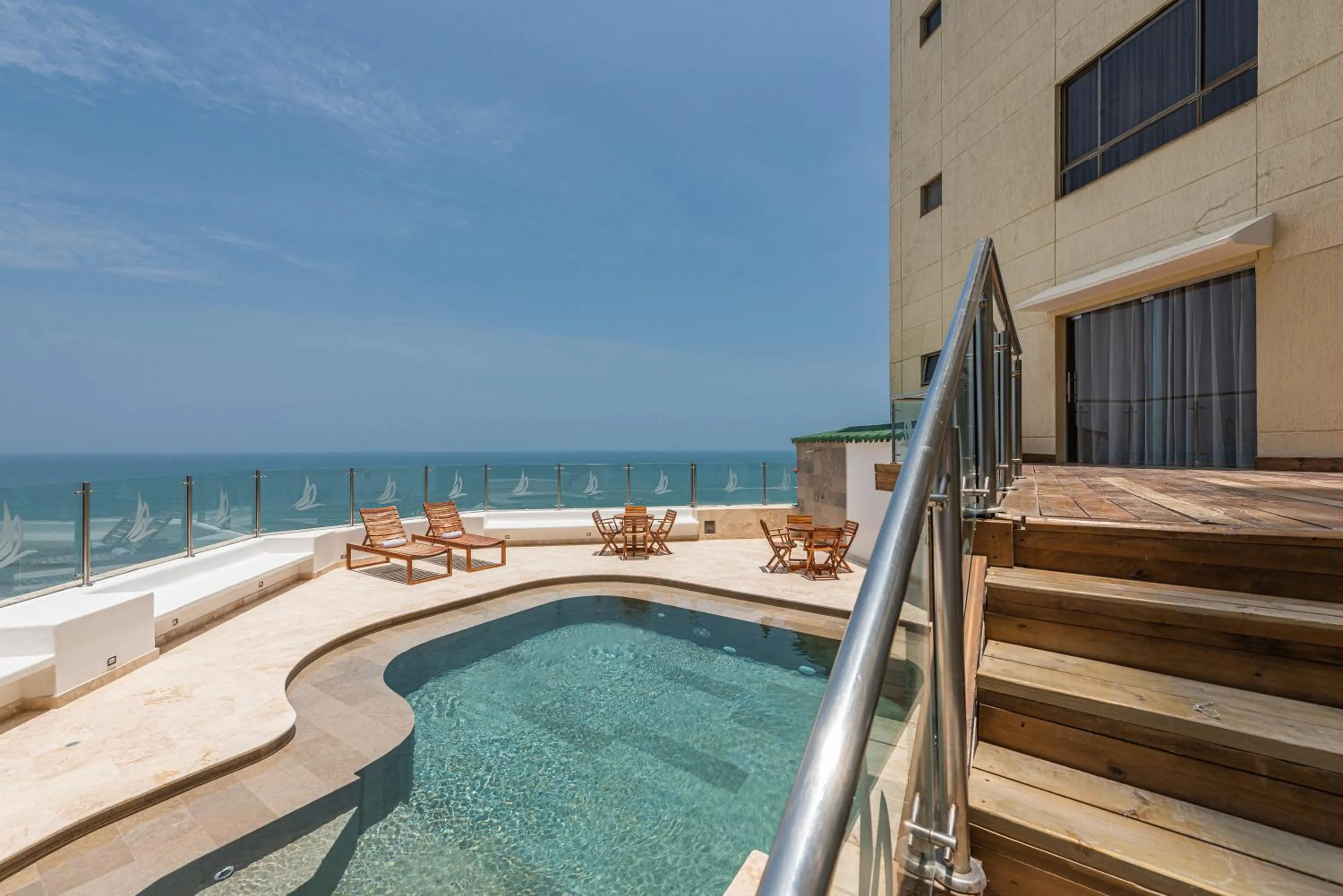 Swimming pool in Hotel Regatta Cartagena