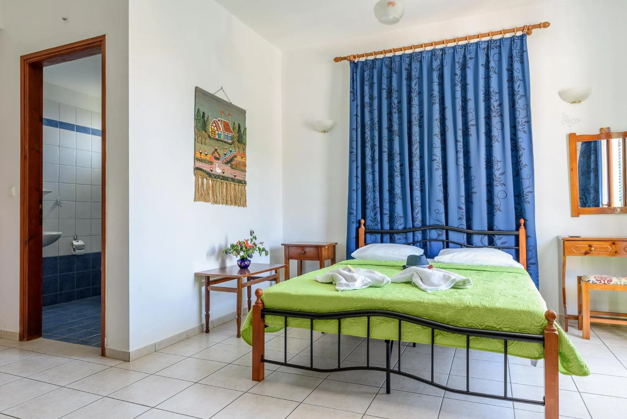 Des Roses Hotel