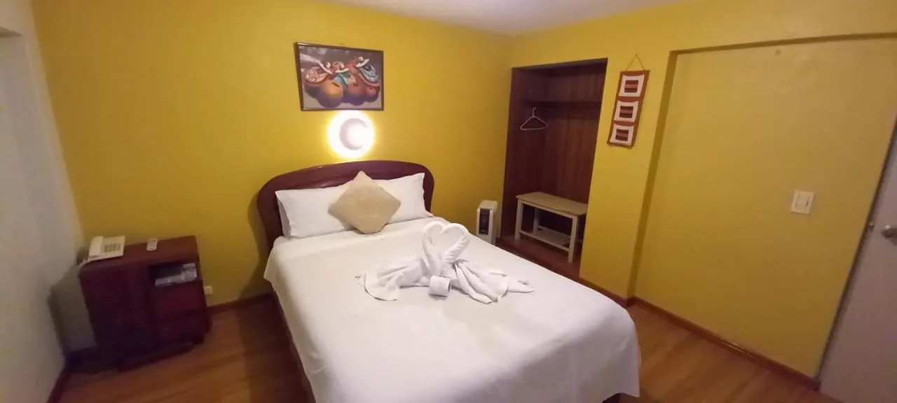 Photo of the whole room, Bed in Hostal Oscar Inn