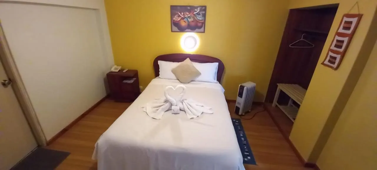 Photo of the whole room, Bed in Hostal Oscar Inn