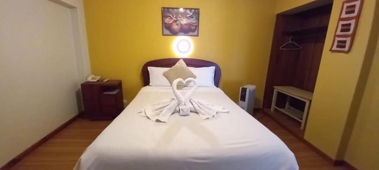 Photo of the whole room, Bed in Hostal Oscar Inn