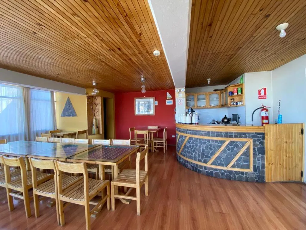 Restaurant/places to eat in Hostal Oscar Inn