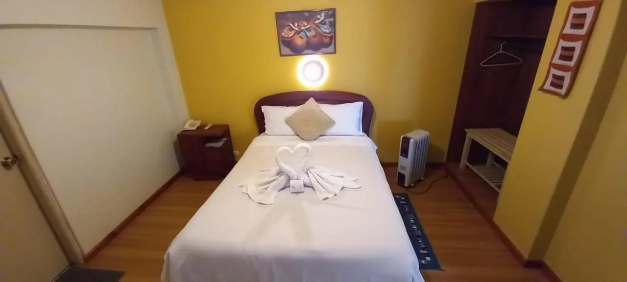 Photo of the whole room, Bed in Hostal Oscar Inn