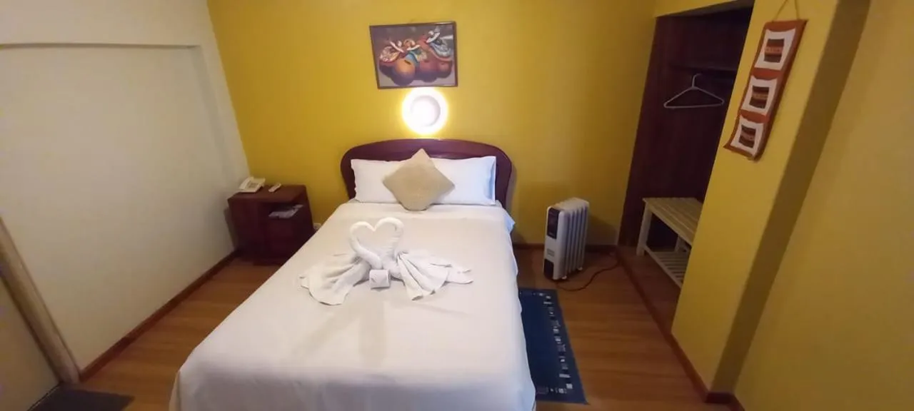 Photo of the whole room, Bed in Hostal Oscar Inn