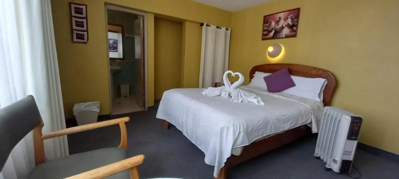 Photo of the whole room, Bed in Hostal Oscar Inn