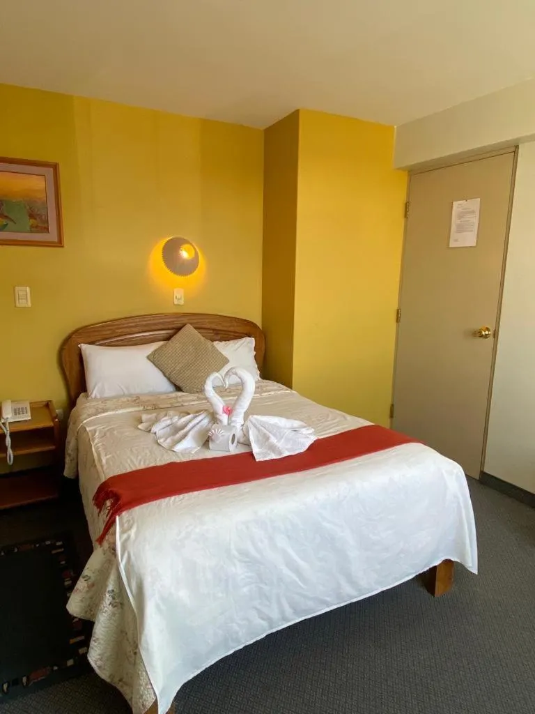 Photo of the whole room, Bed in Hostal Oscar Inn