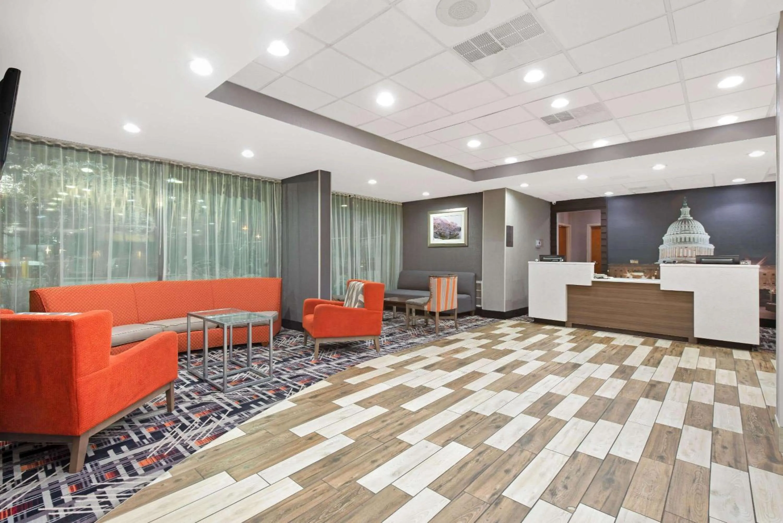 Lobby or reception in La Quinta Inn & Suites by Wyndham DC Metro Capital Beltway