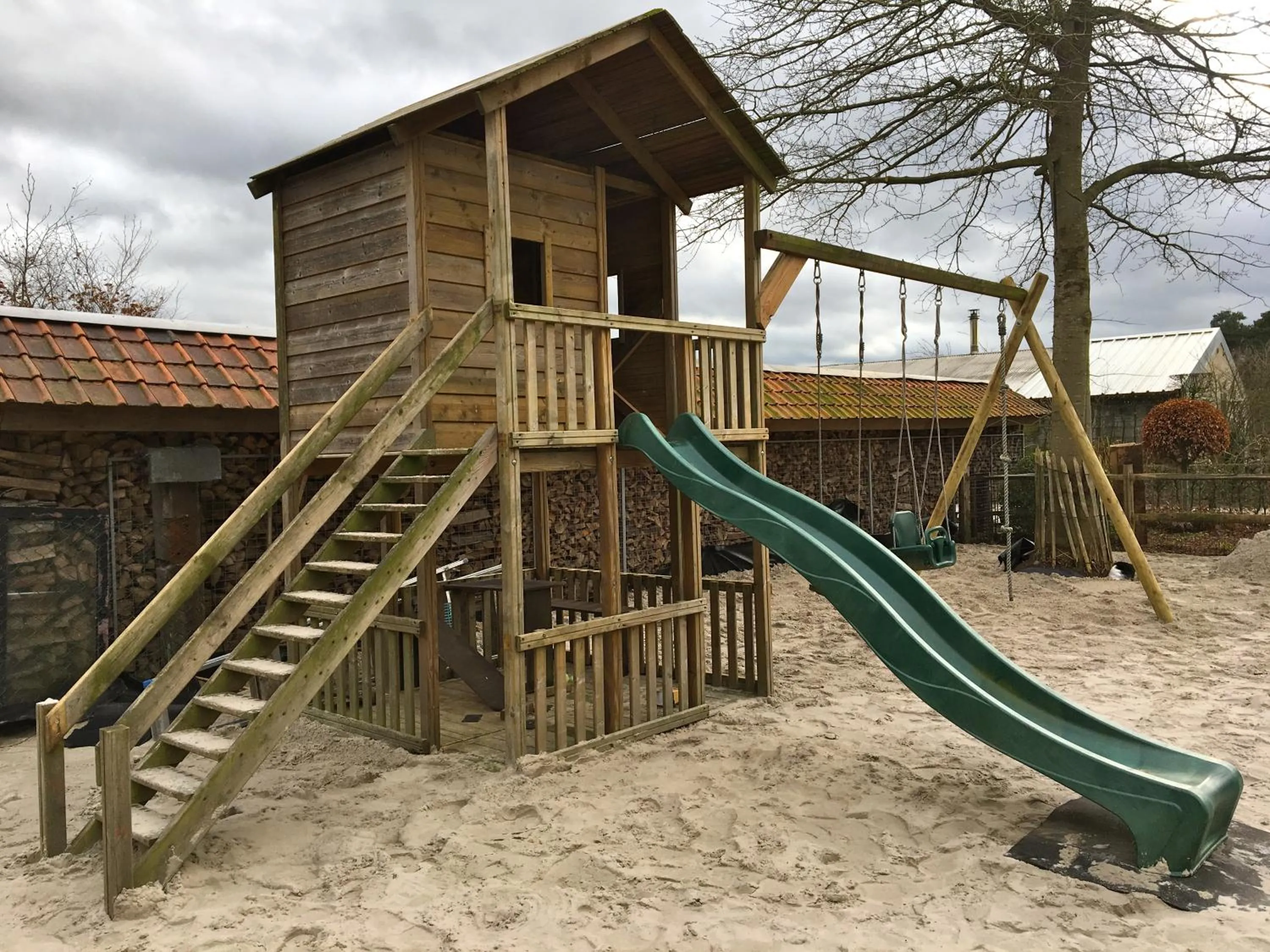 Children play ground in B&B Tuin der Zinnen