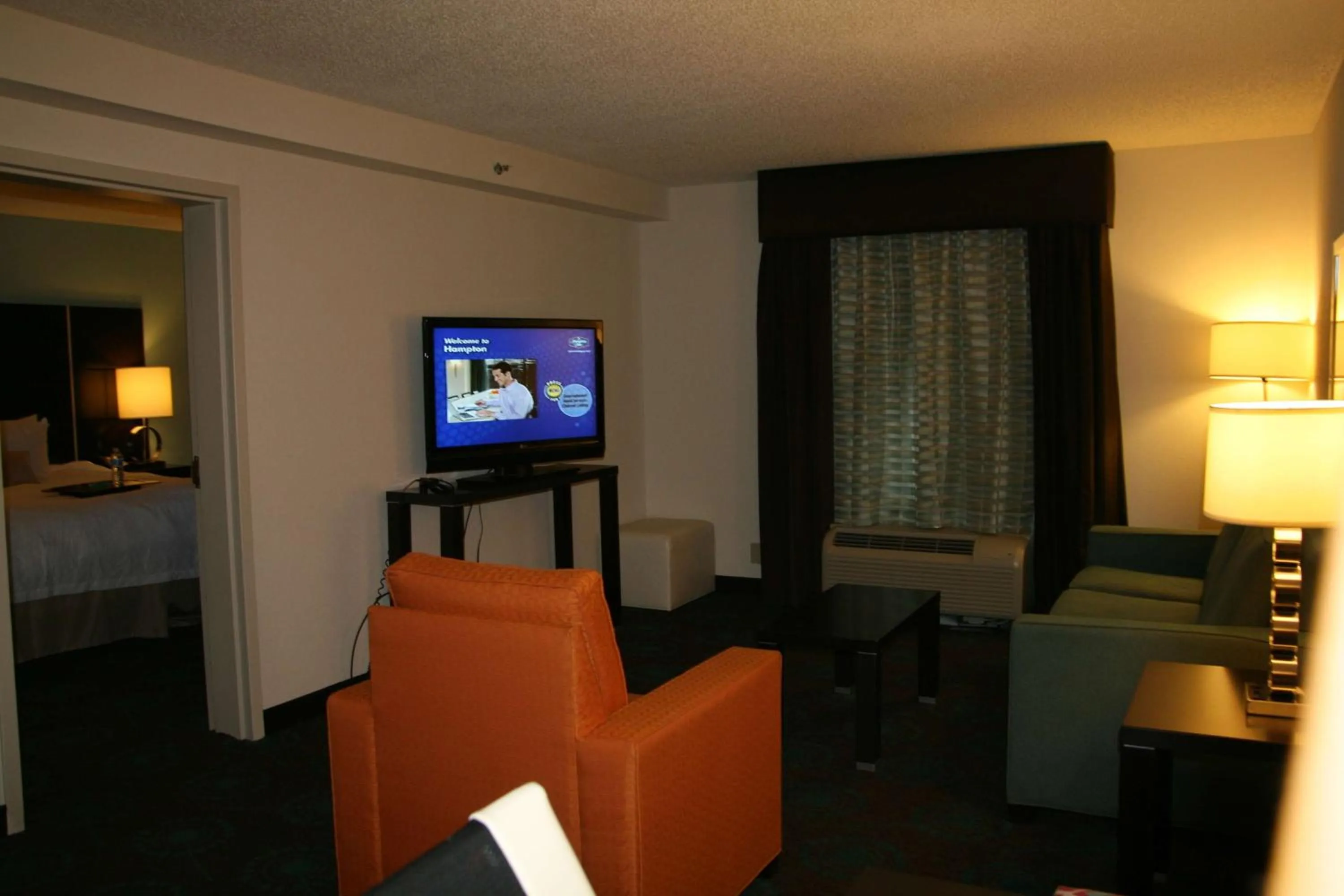 Living room in Hampton Inn Shreveport-Airport