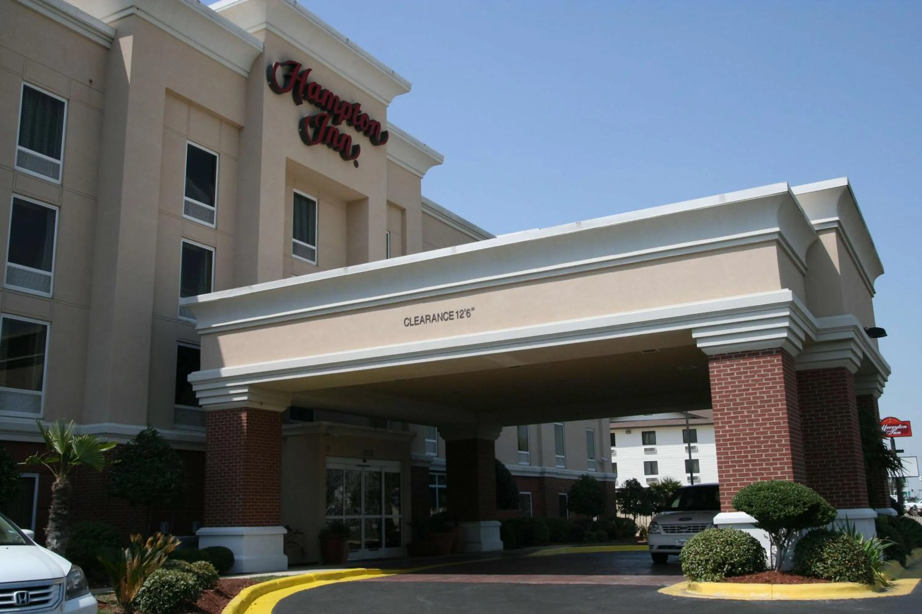 Property building in Hampton Inn Shreveport-Airport