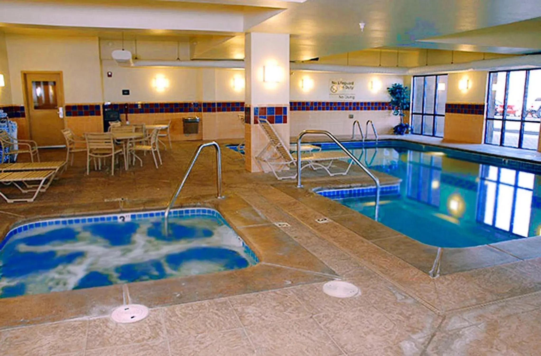 Pool view in Hampton Inn & Suites Kingman Pool view in Hampton Inn & Suites Kingman