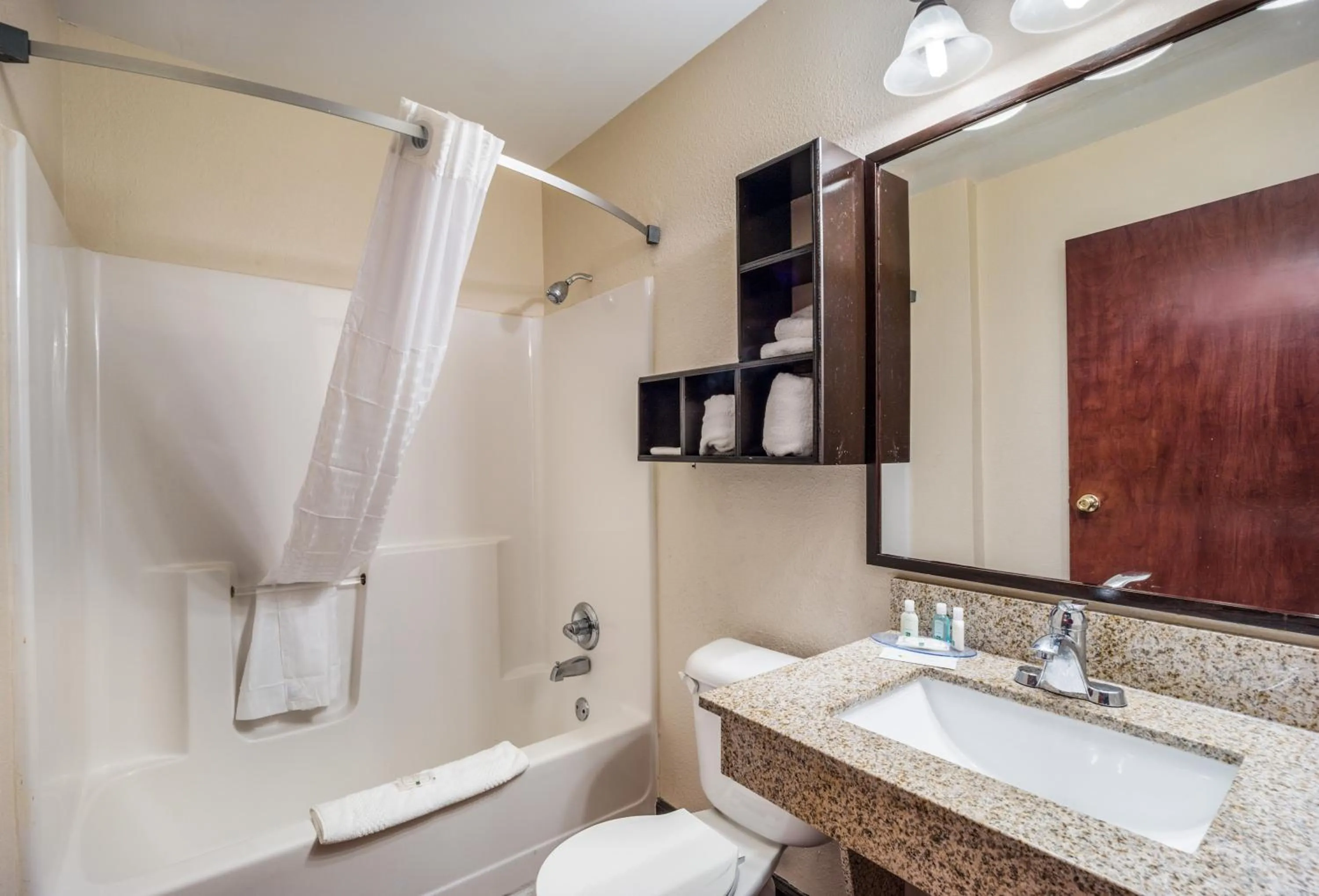 Bathroom in Quality Inn & Suites Augusta Fort Gordon Area