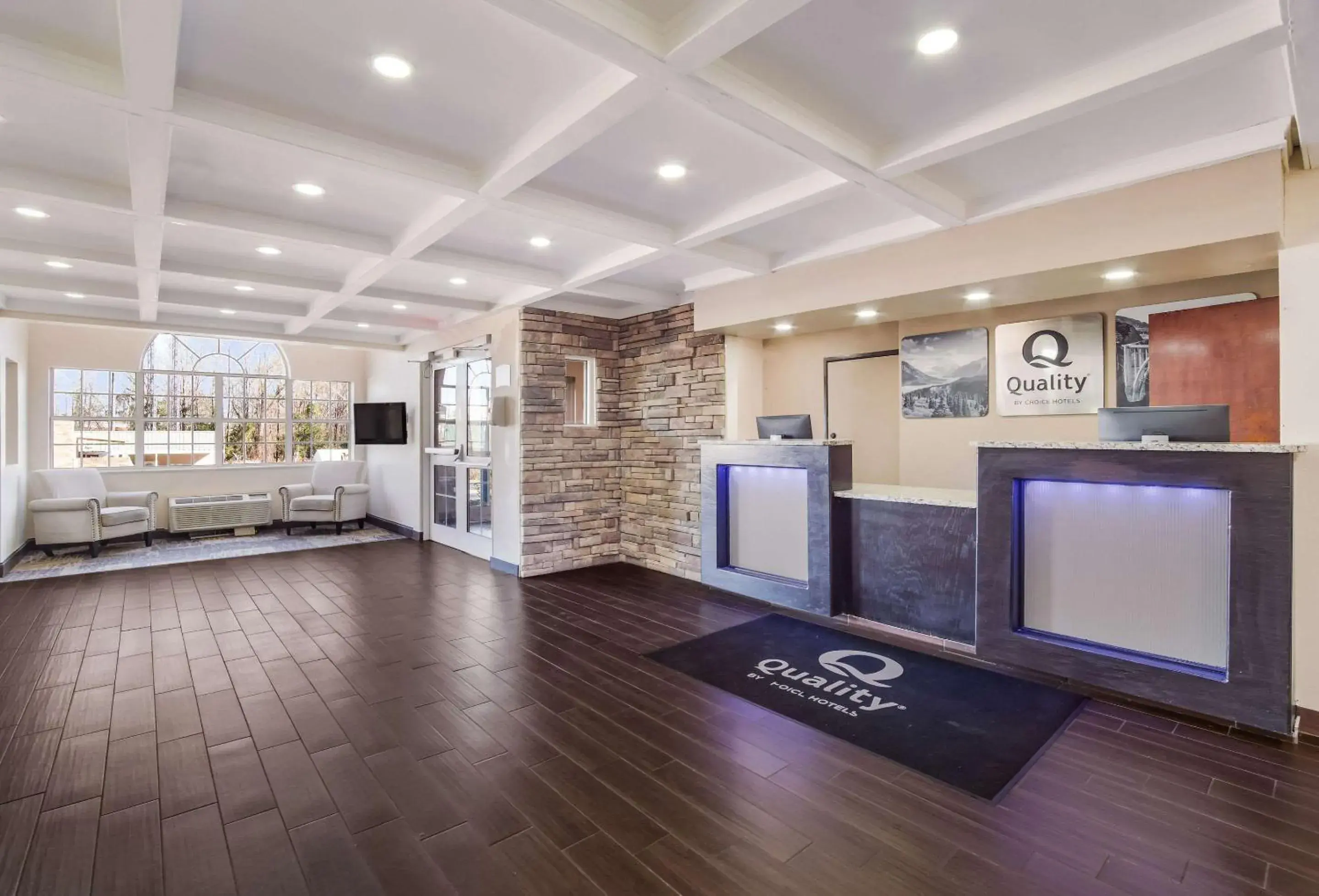 Lobby or reception in Quality Inn & Suites Augusta Fort Gordon Area Lobby or reception in Quality Inn & Suites Augusta Fort Gordon Area