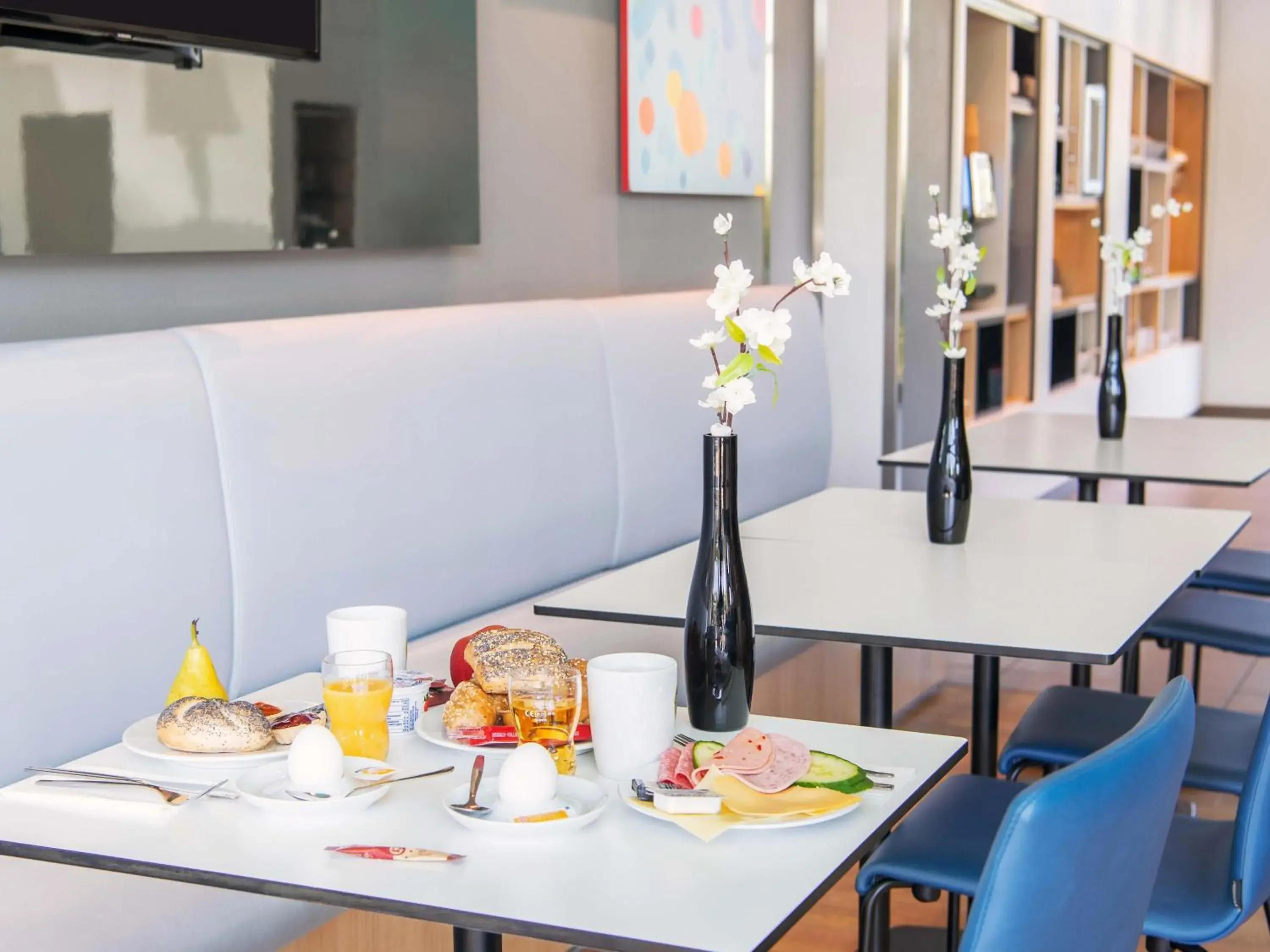 Photo of the whole room in B&B Hotel München City-Ost Photo of the whole room in B&B Hotel München City-Ost