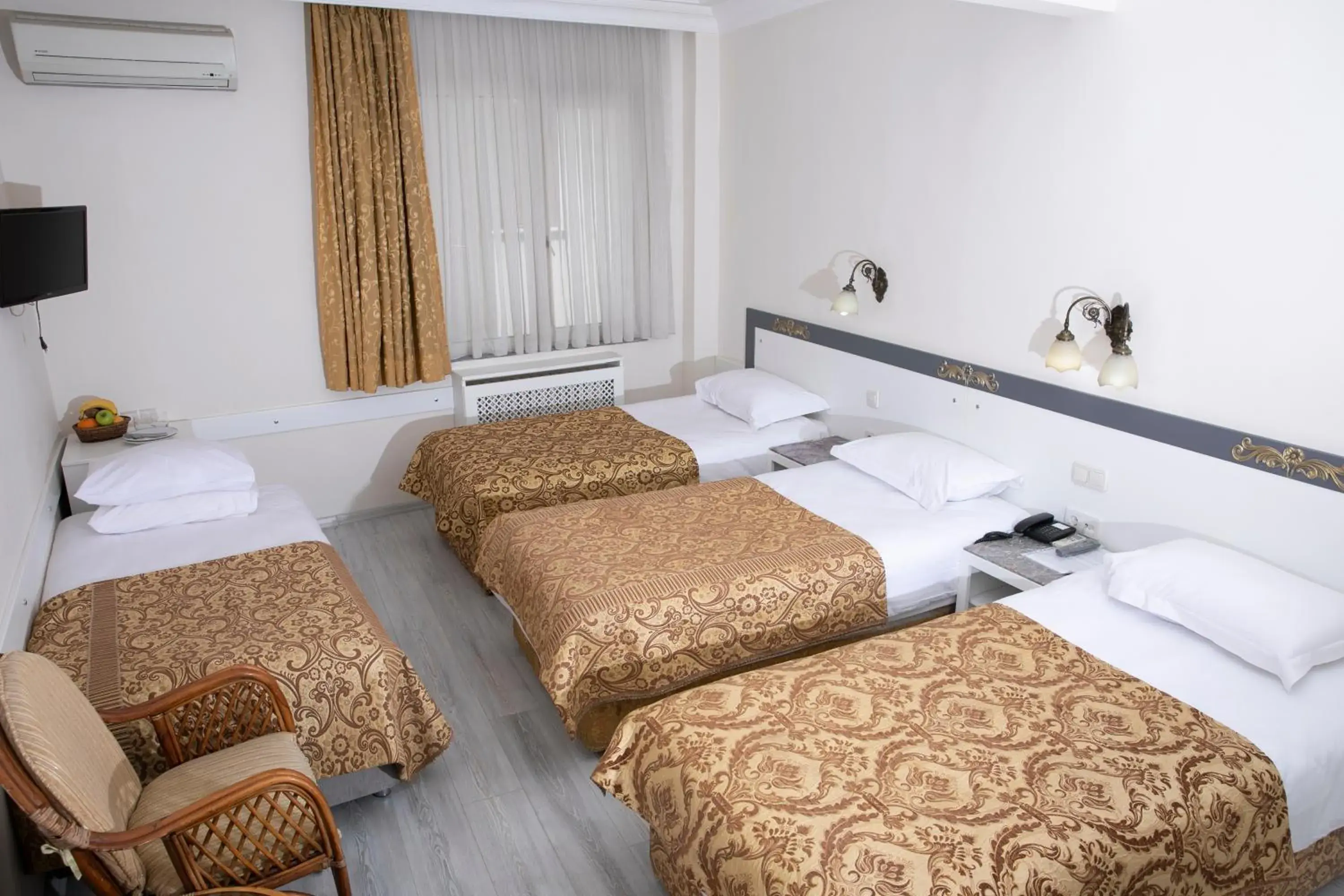 Economy Triple Room in Hali Hotel Economy Triple Room in Hali Hotel