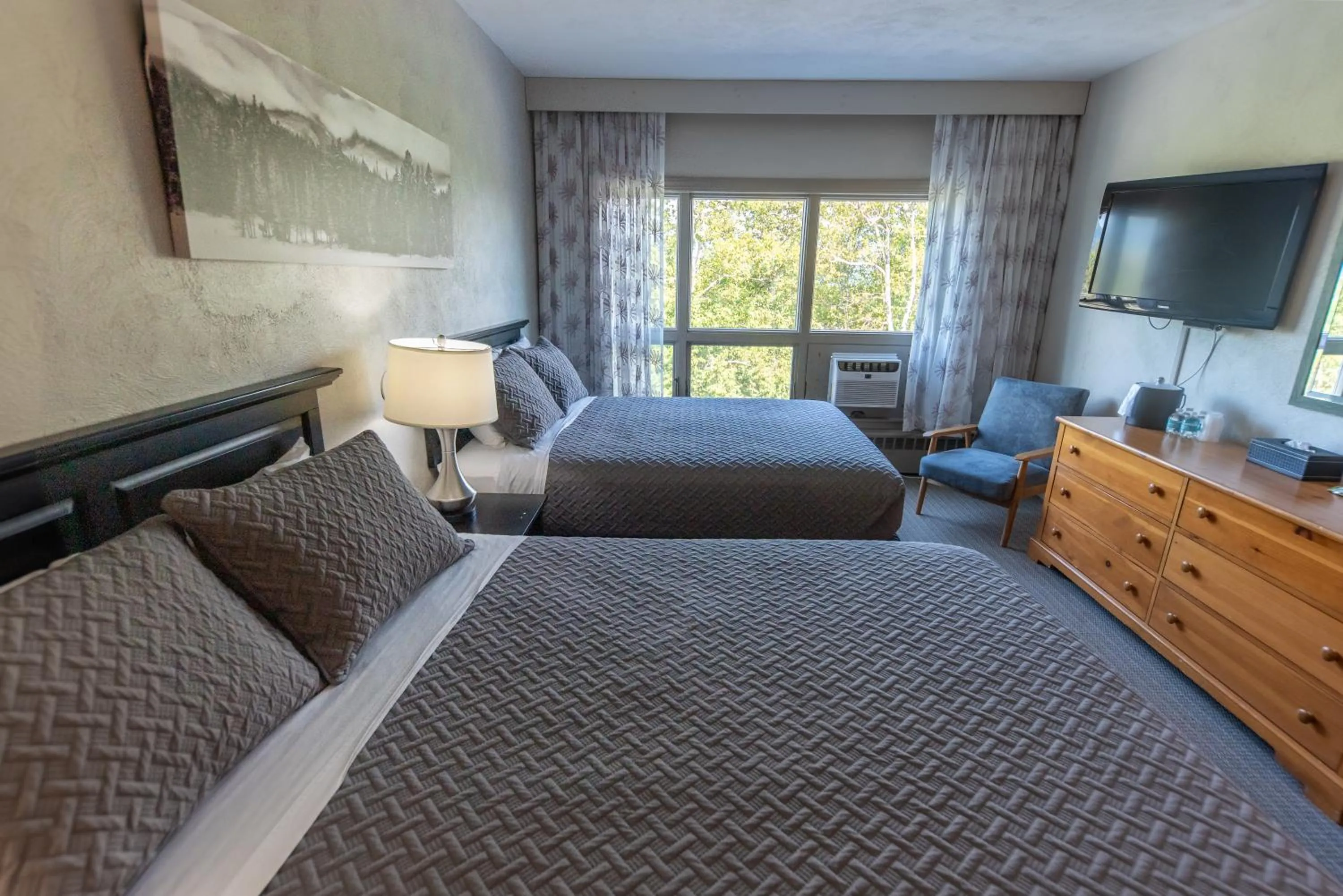 Standard Queen Room with Two Queen Beds in Sugarloaf Inn