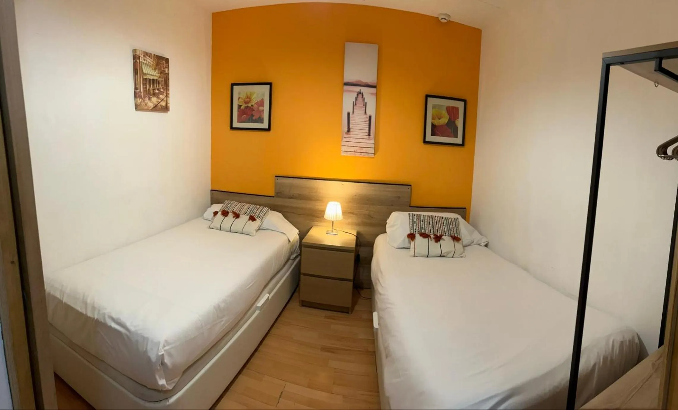 Bedroom, Bed in Hotel Roc de St Miquel & Apartment