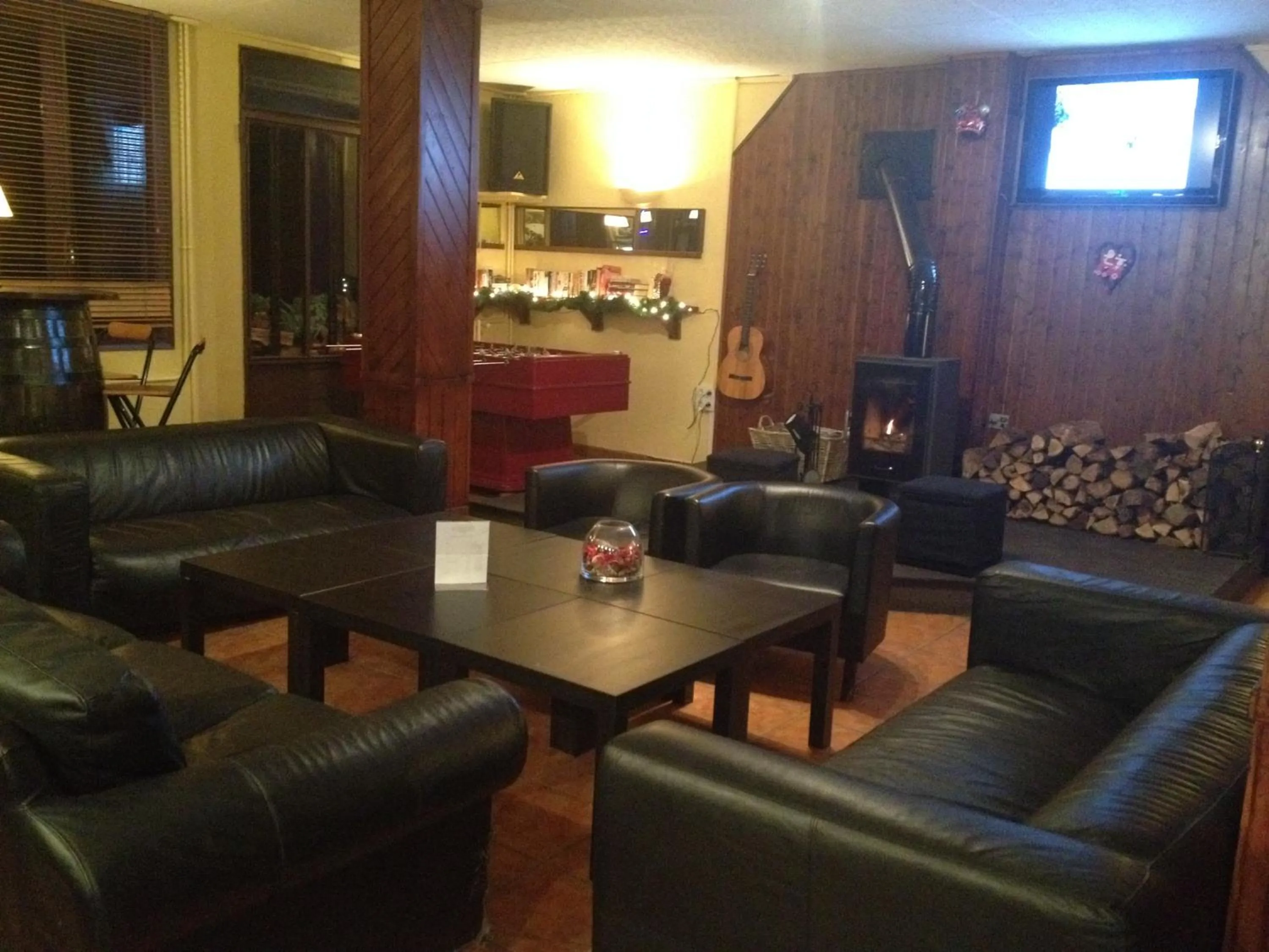 Lounge or bar in Hotel Roc de St Miquel & Apartment