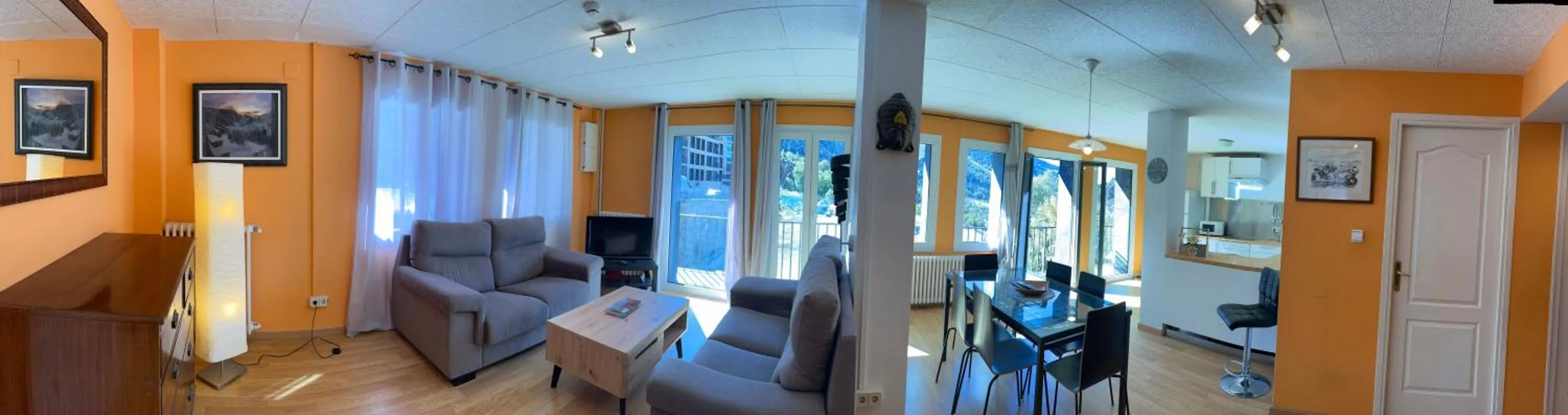 TV and multimedia in Hotel Roc de St Miquel & Apartment