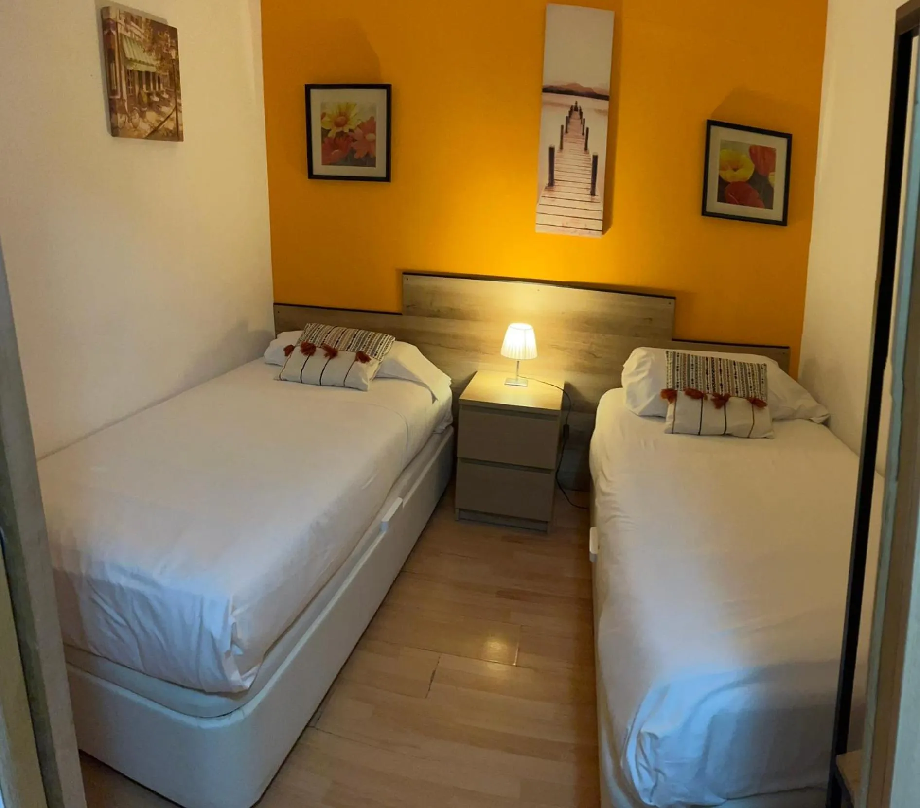 Bedroom, Bed in Hotel Roc de St Miquel & Apartment