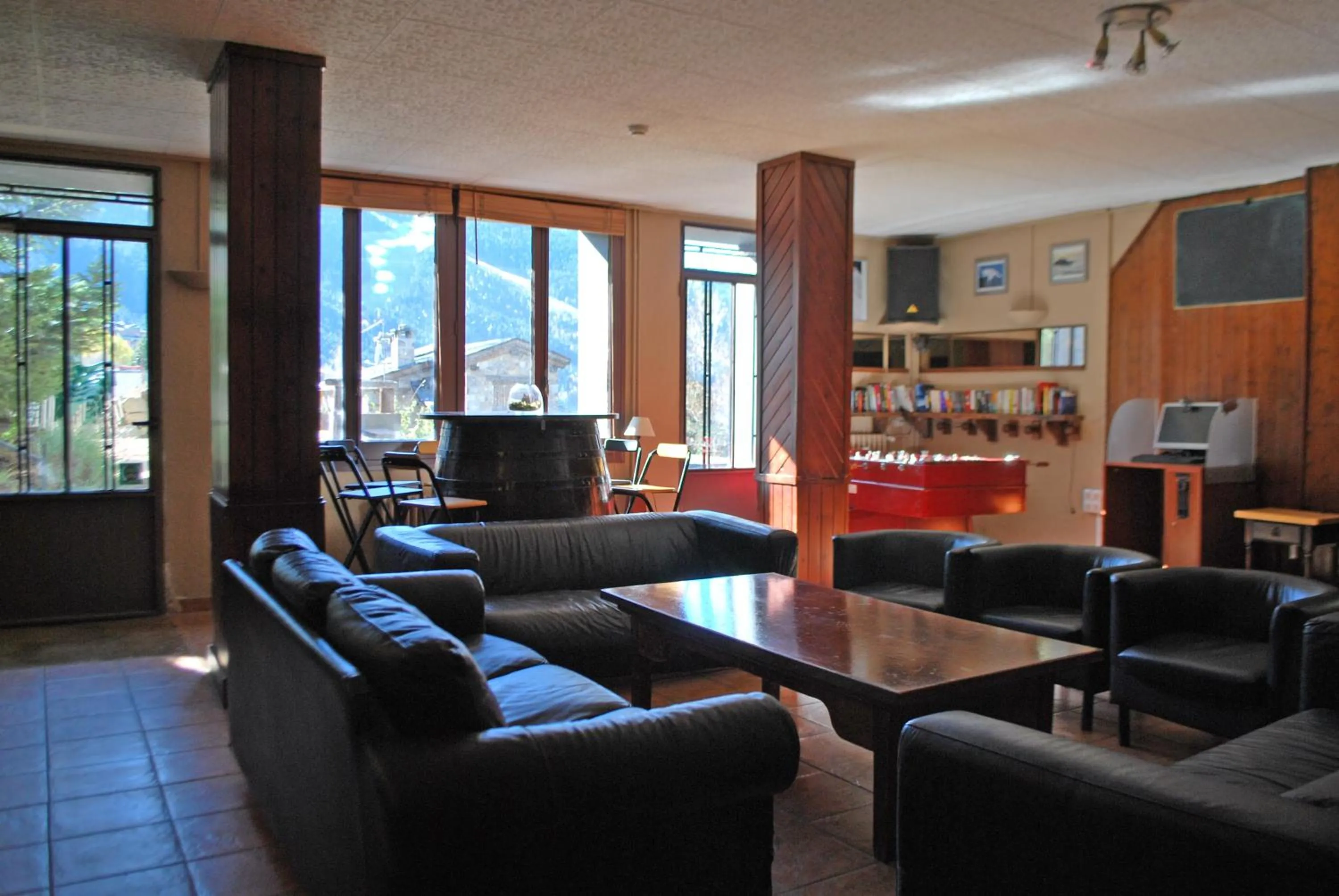 Lounge or bar in Hotel Roc de St Miquel & Apartment