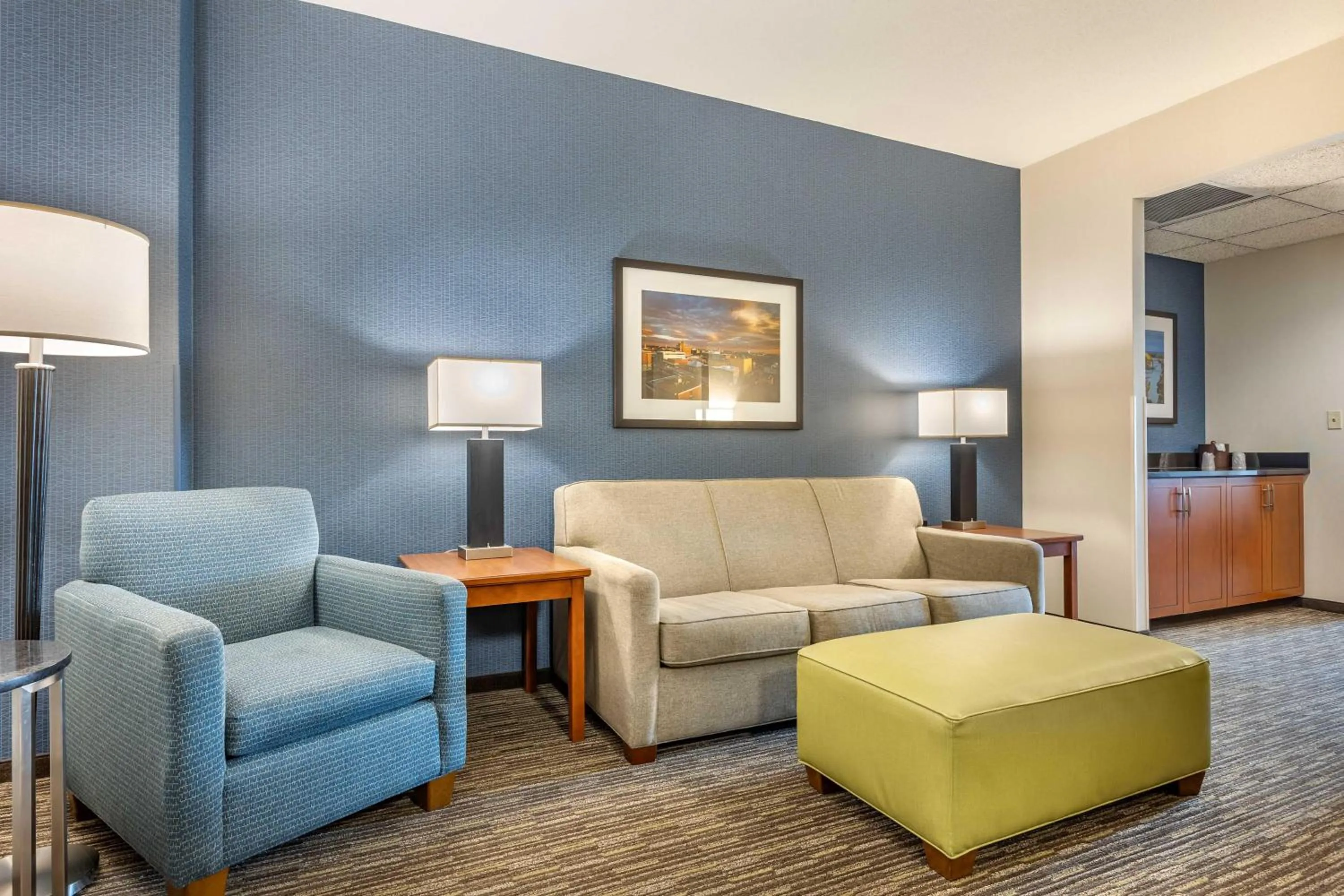 Bedroom in Drury Plaza Hotel Columbia East