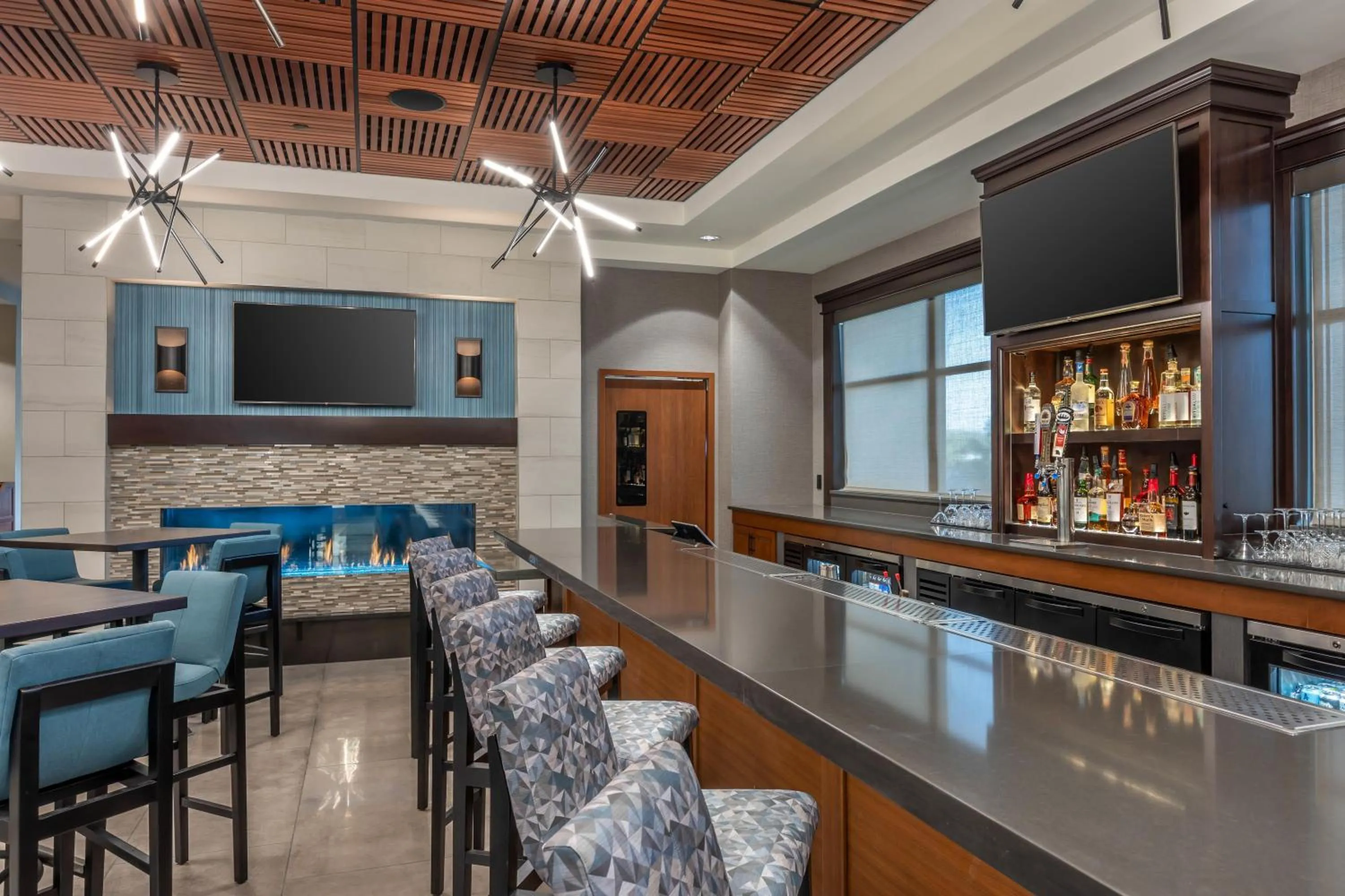 Lounge or bar in Drury Plaza Hotel Columbia East