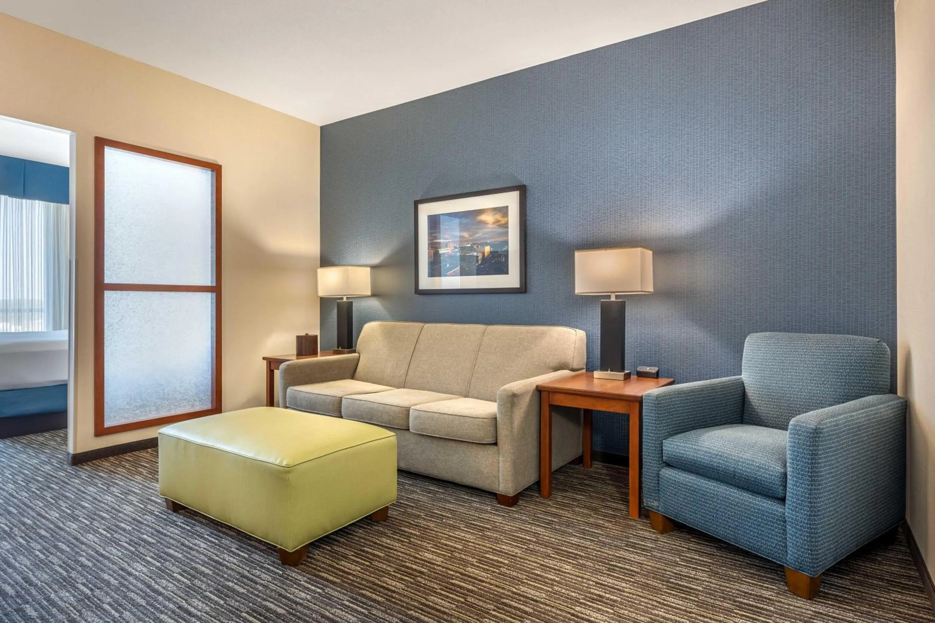 Bedroom in Drury Plaza Hotel Columbia East