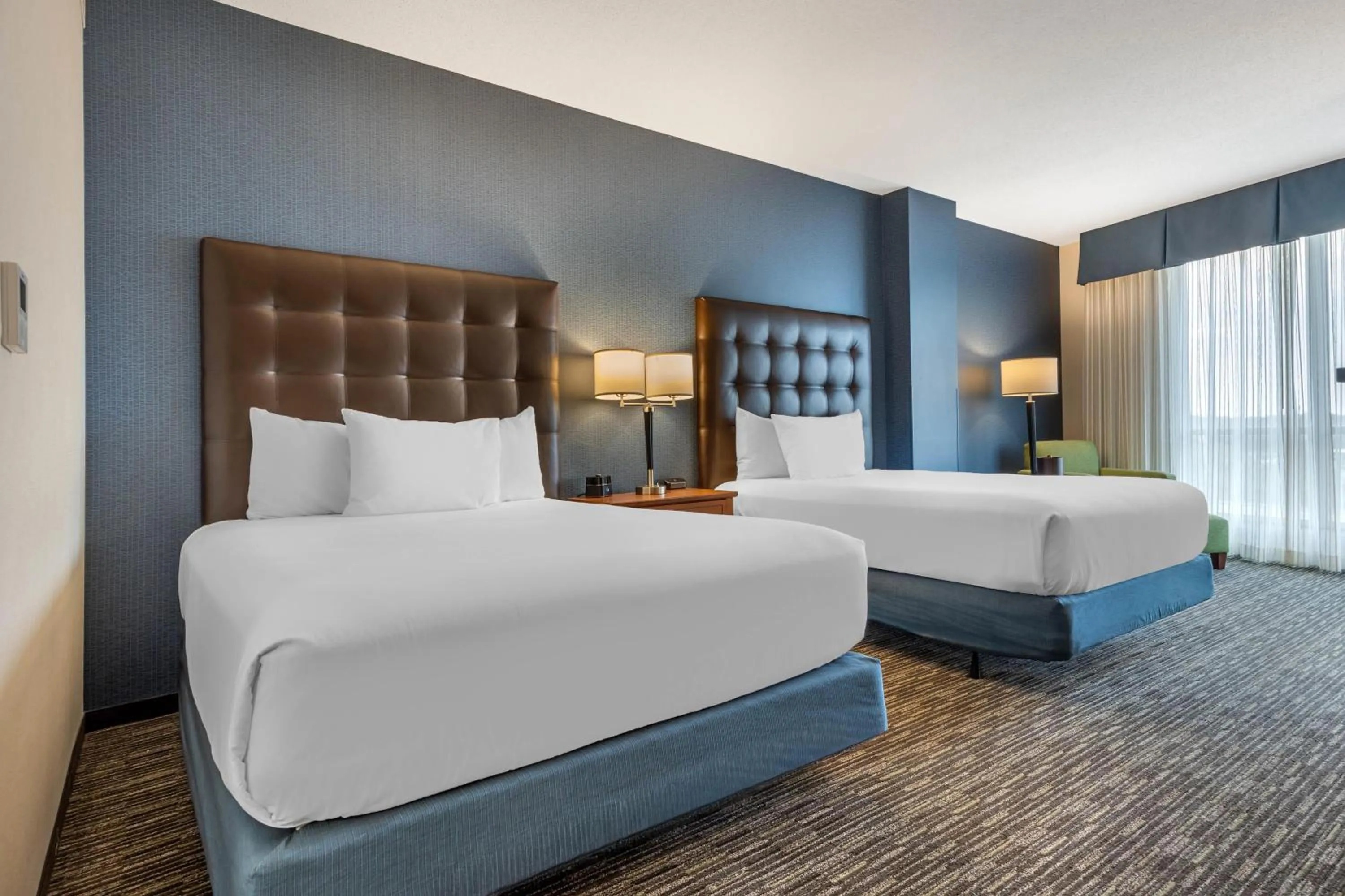 Bedroom, Bed in Drury Plaza Hotel Columbia East