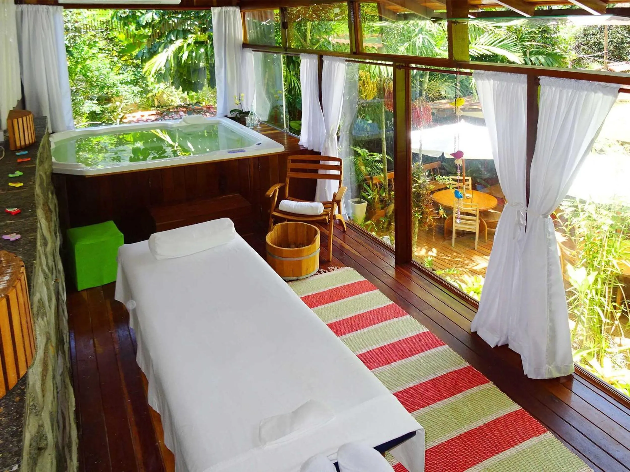 Hot Tub, Bed in Pousada Riacho Dos Cambucas