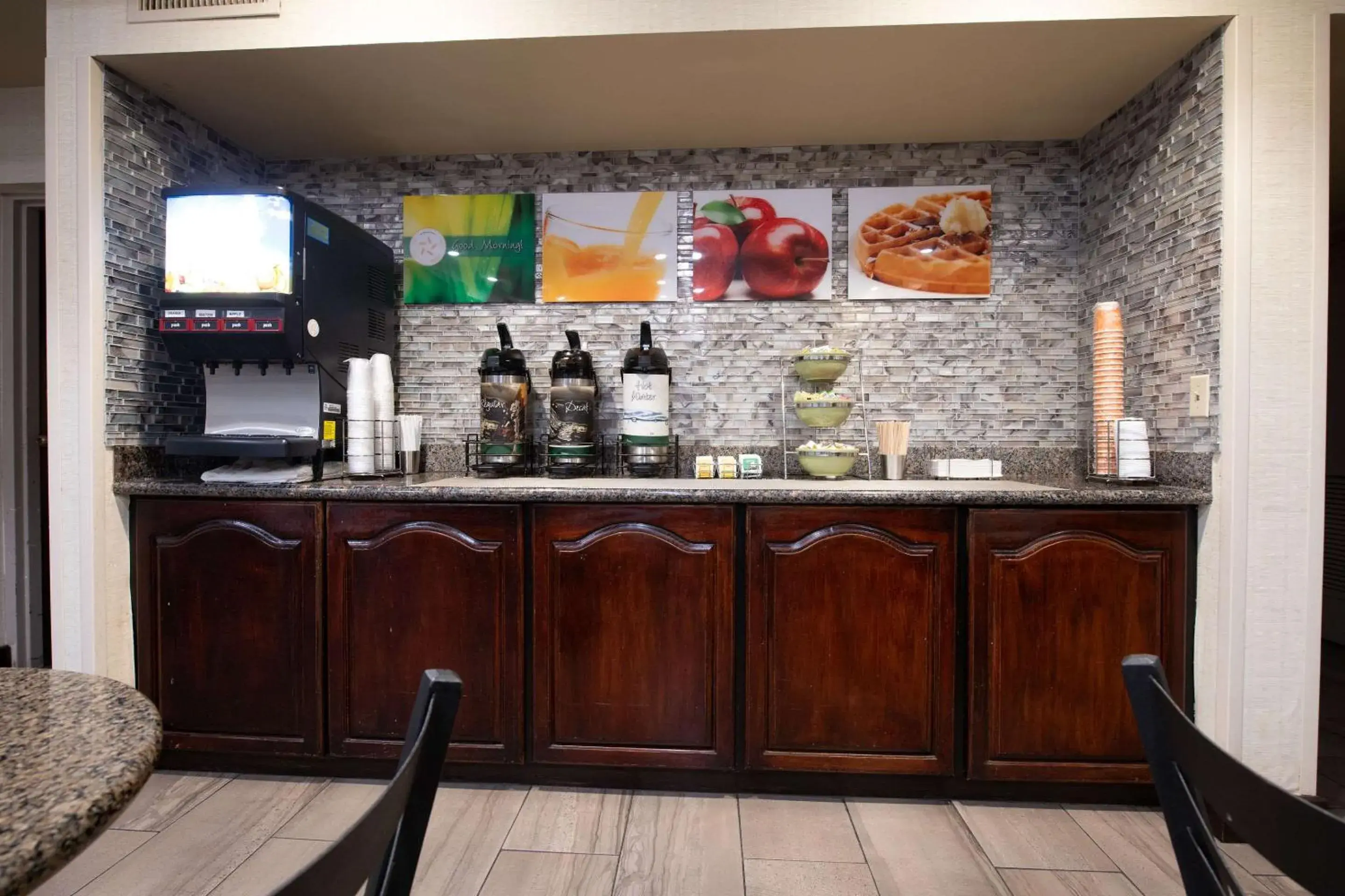 Breakfast in Quality Inn Monroe Breakfast in Quality Inn Monroe