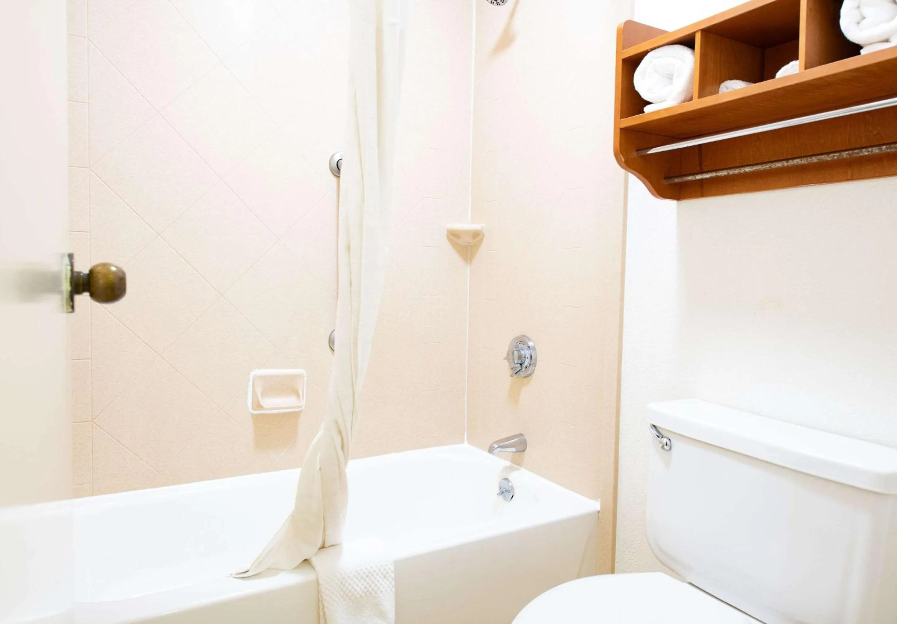 Bedroom in Quality Inn Monroe