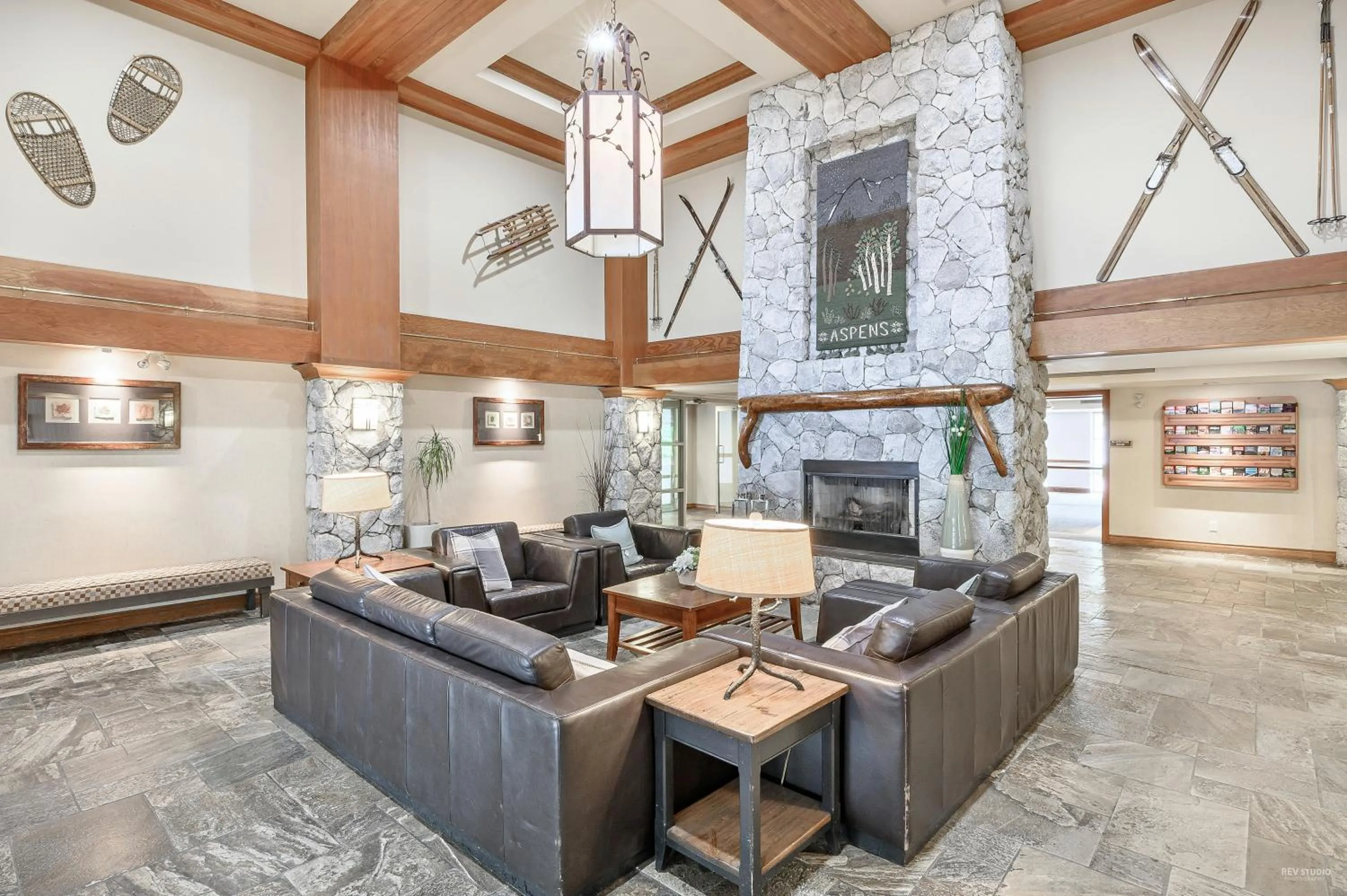 The Best Top Floor Ski-in/Ski-out at the Aspens