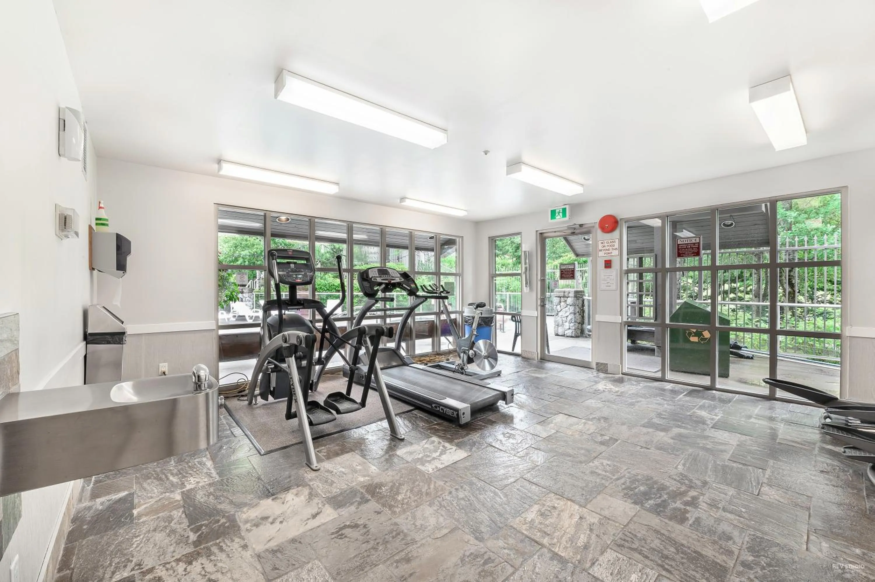 The Best Top Floor Ski-in/Ski-out at the Aspens